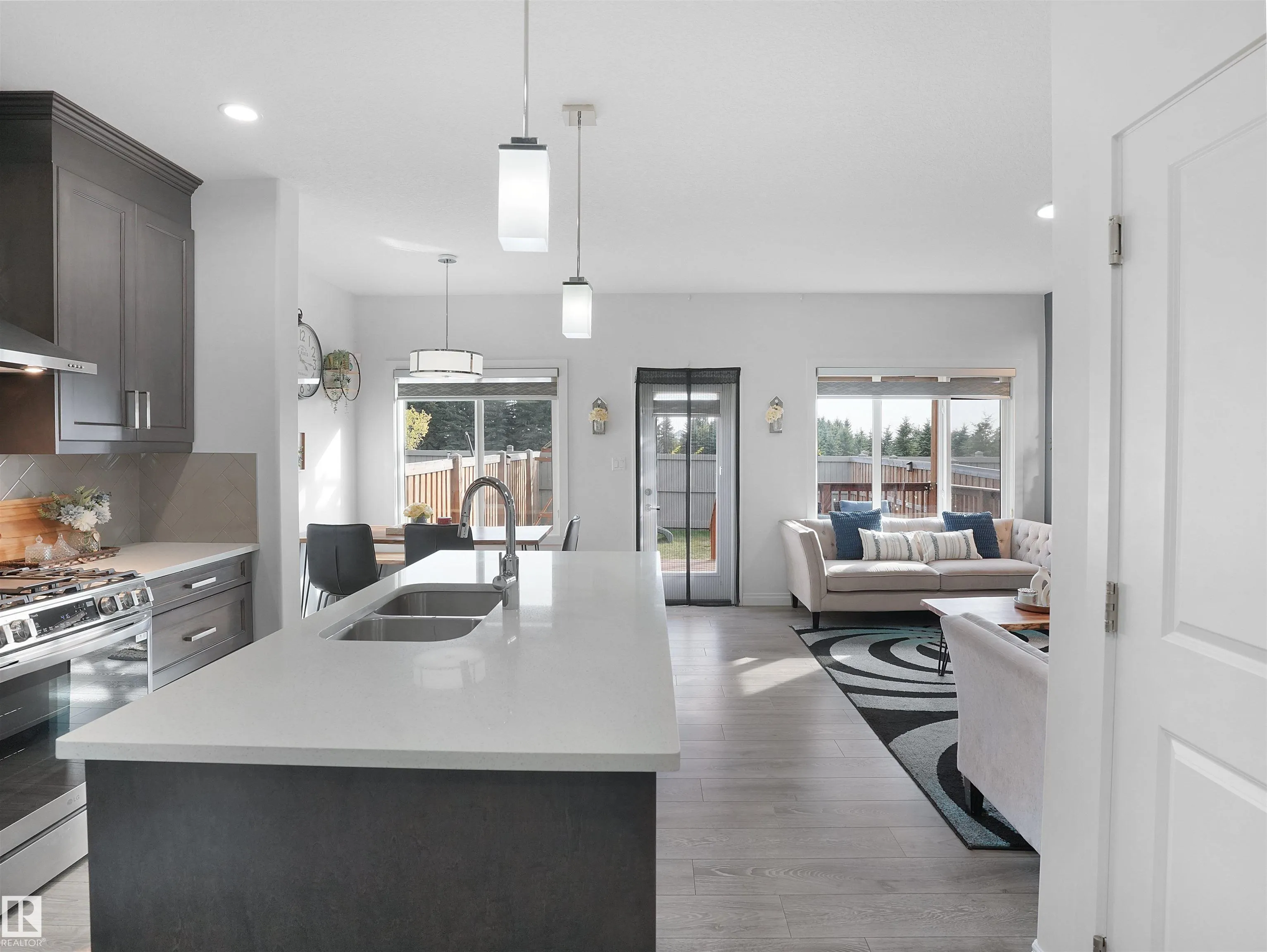 7626 CREIGHTON Place