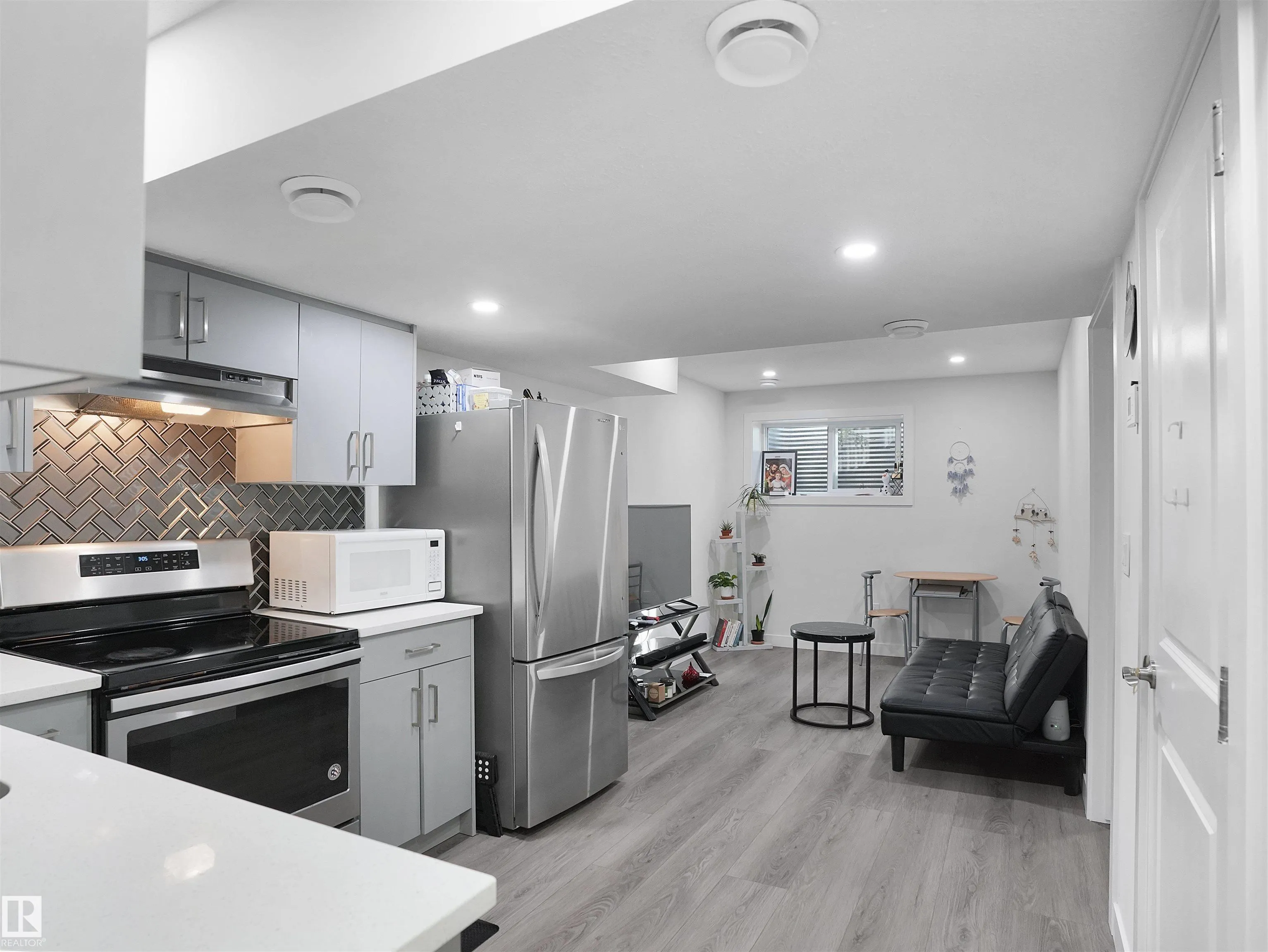 7626 CREIGHTON Place