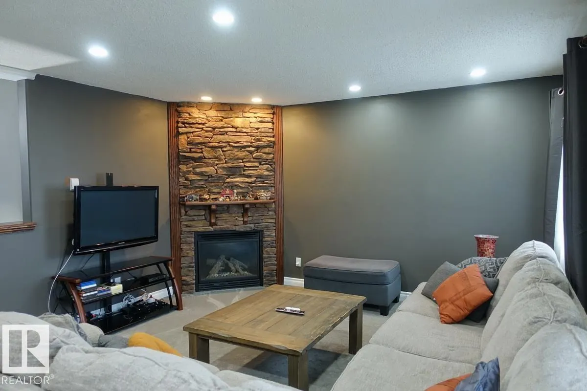 31 WESTWOOD Way