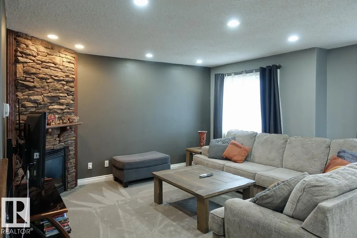 31 WESTWOOD Way