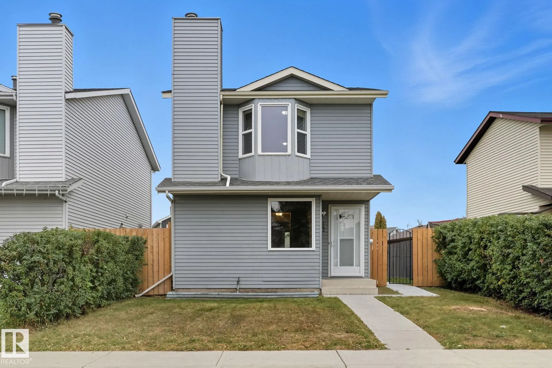142 KINISKI Crescent