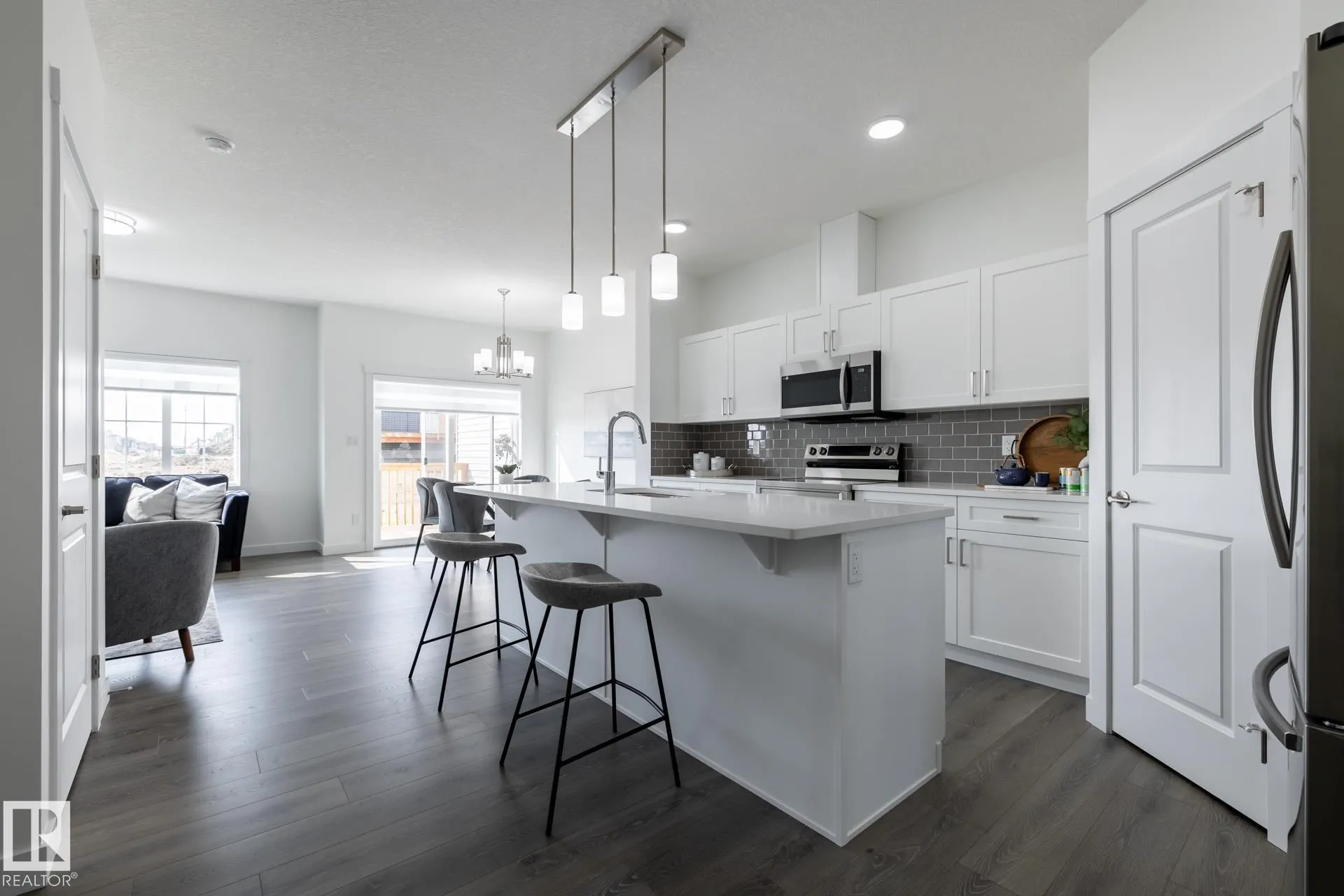19006 29 Avenue
