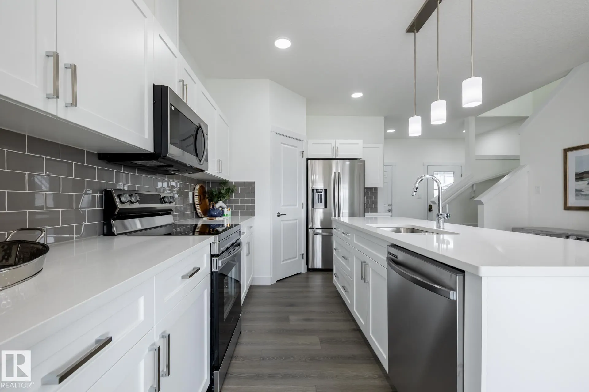 19006 29 Avenue
