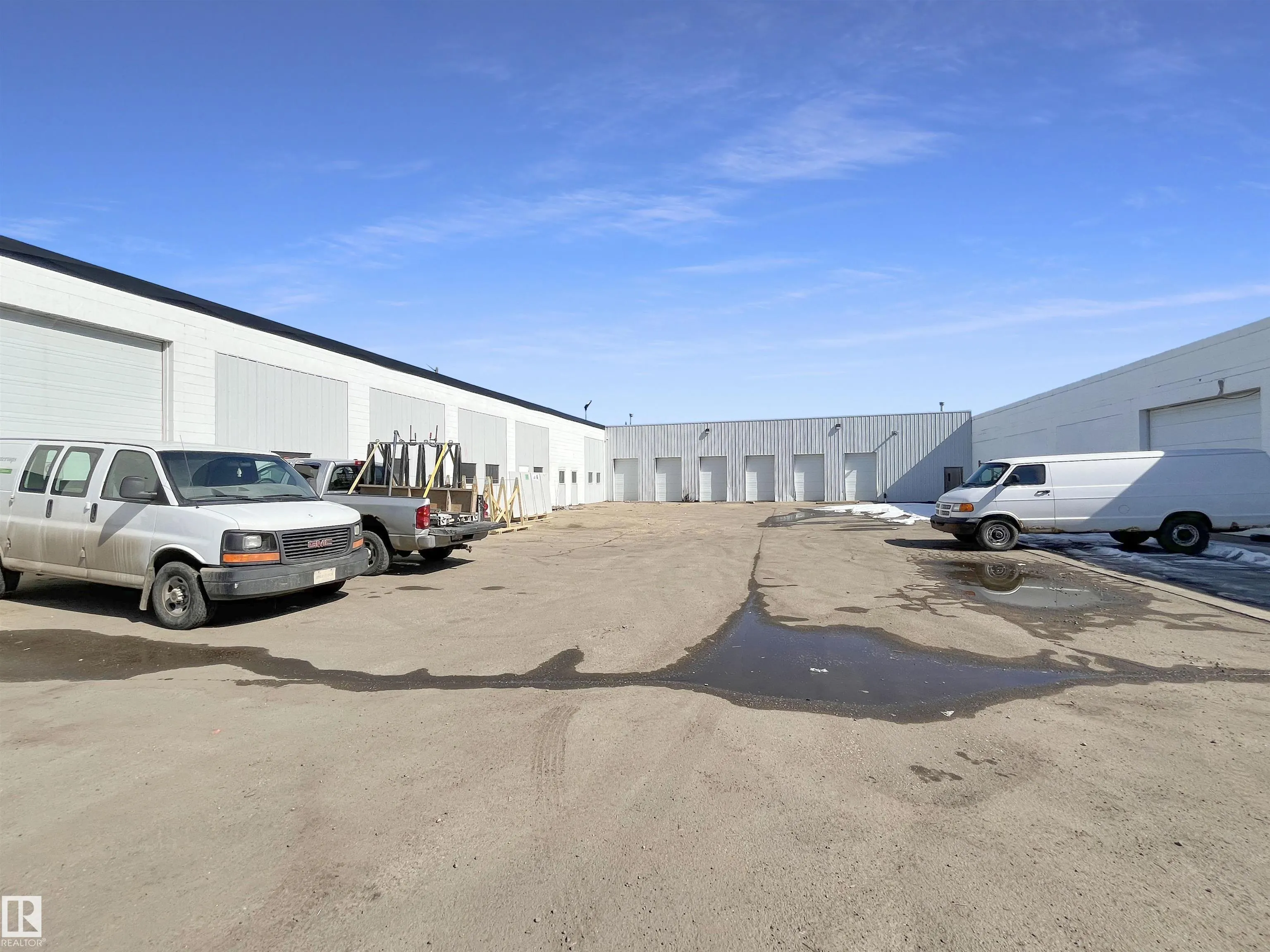 7620 Yellowhead Trail