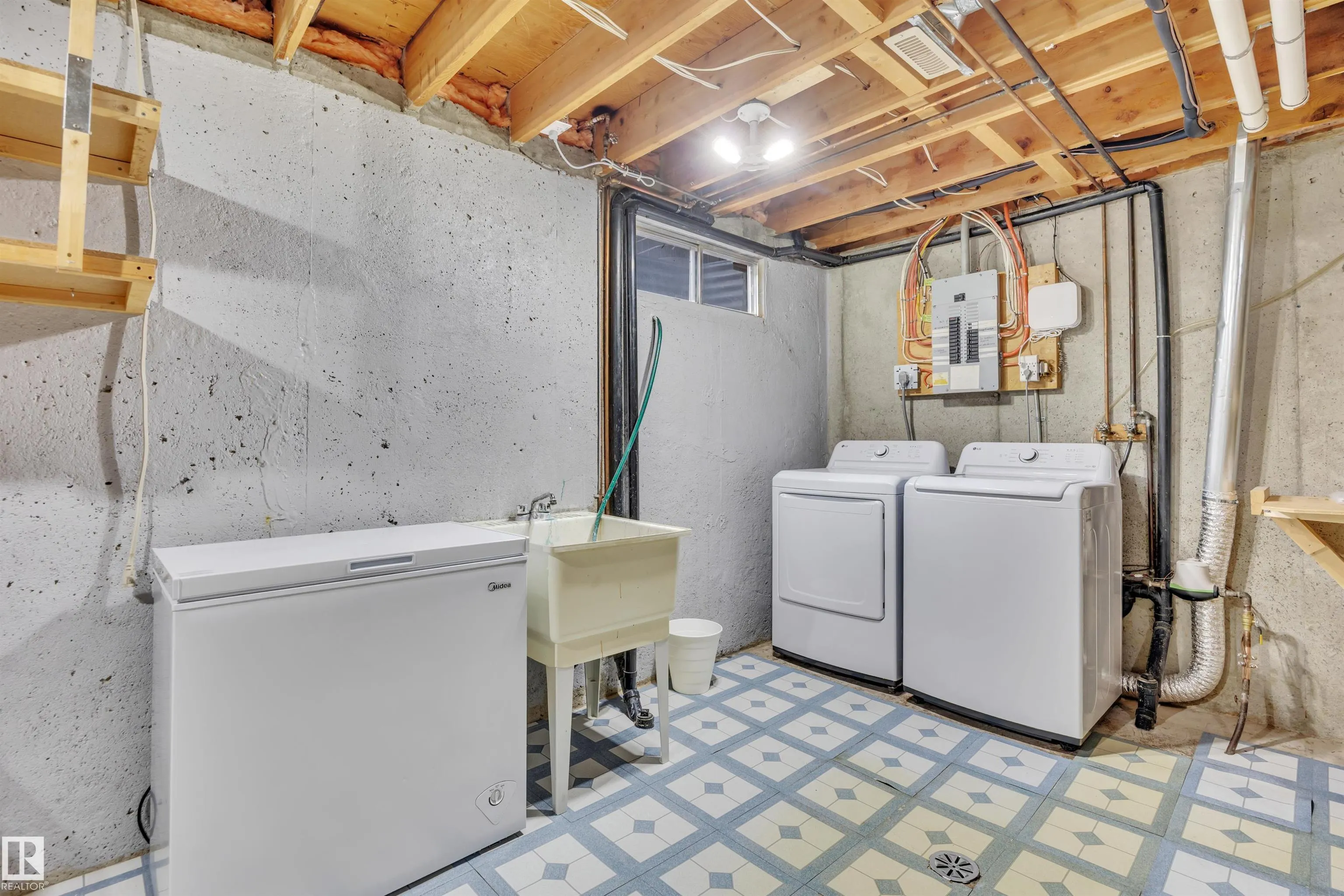4323 SOUTH PARK Drive
