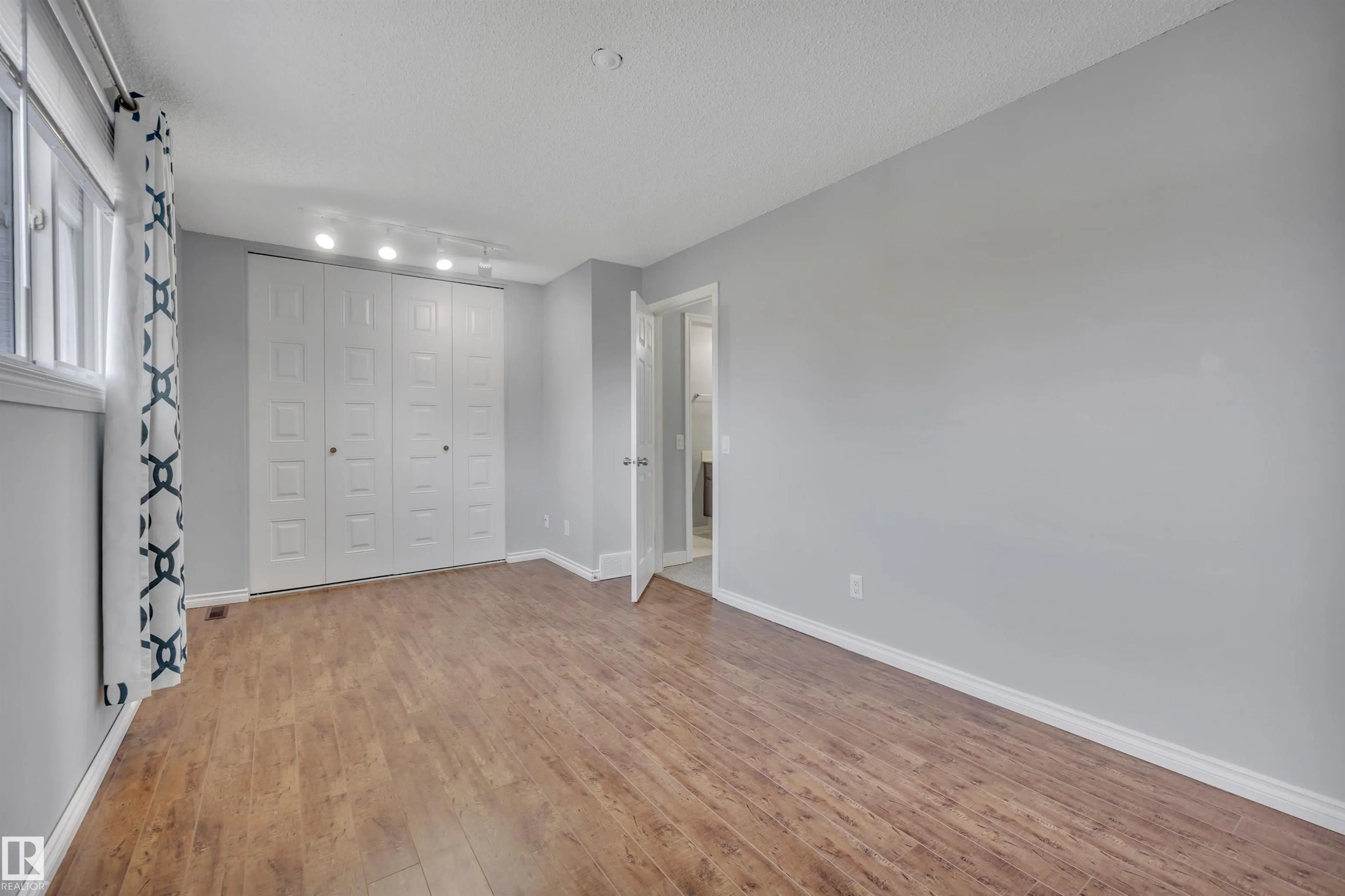 4323 SOUTH PARK Drive