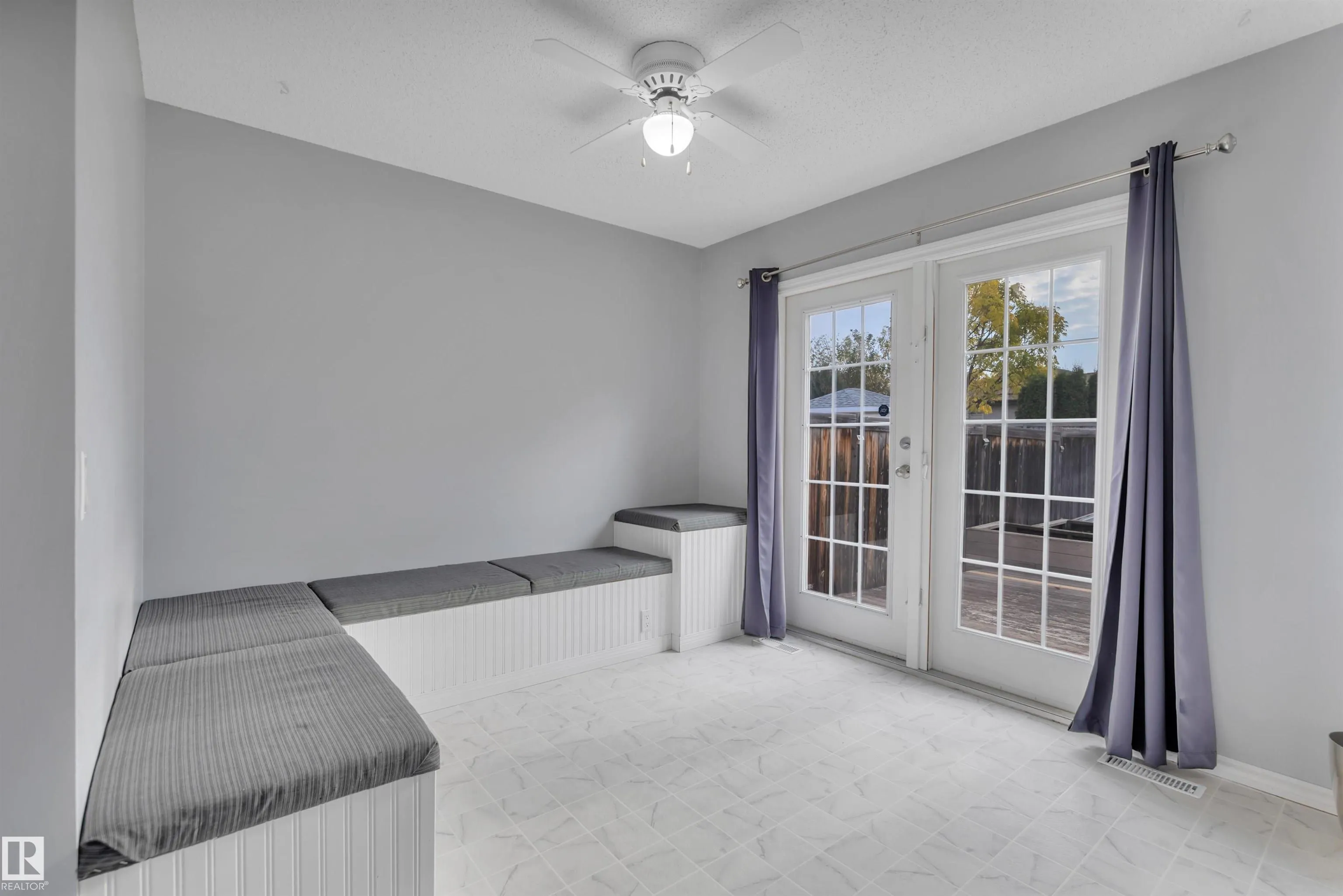 4323 SOUTH PARK Drive