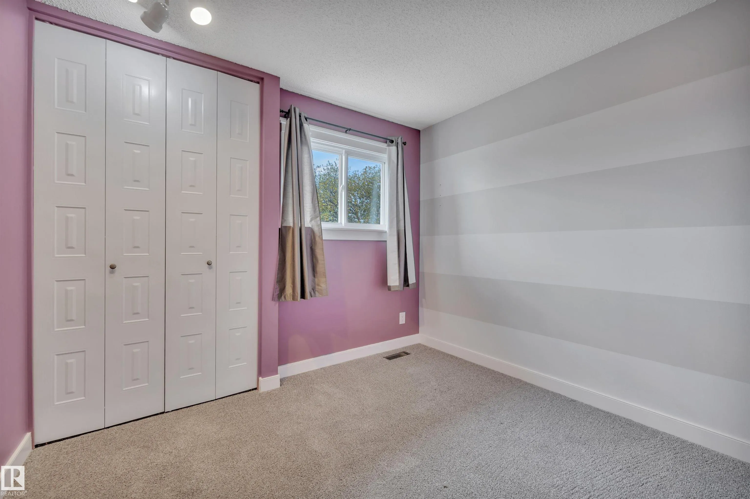 4323 SOUTH PARK Drive