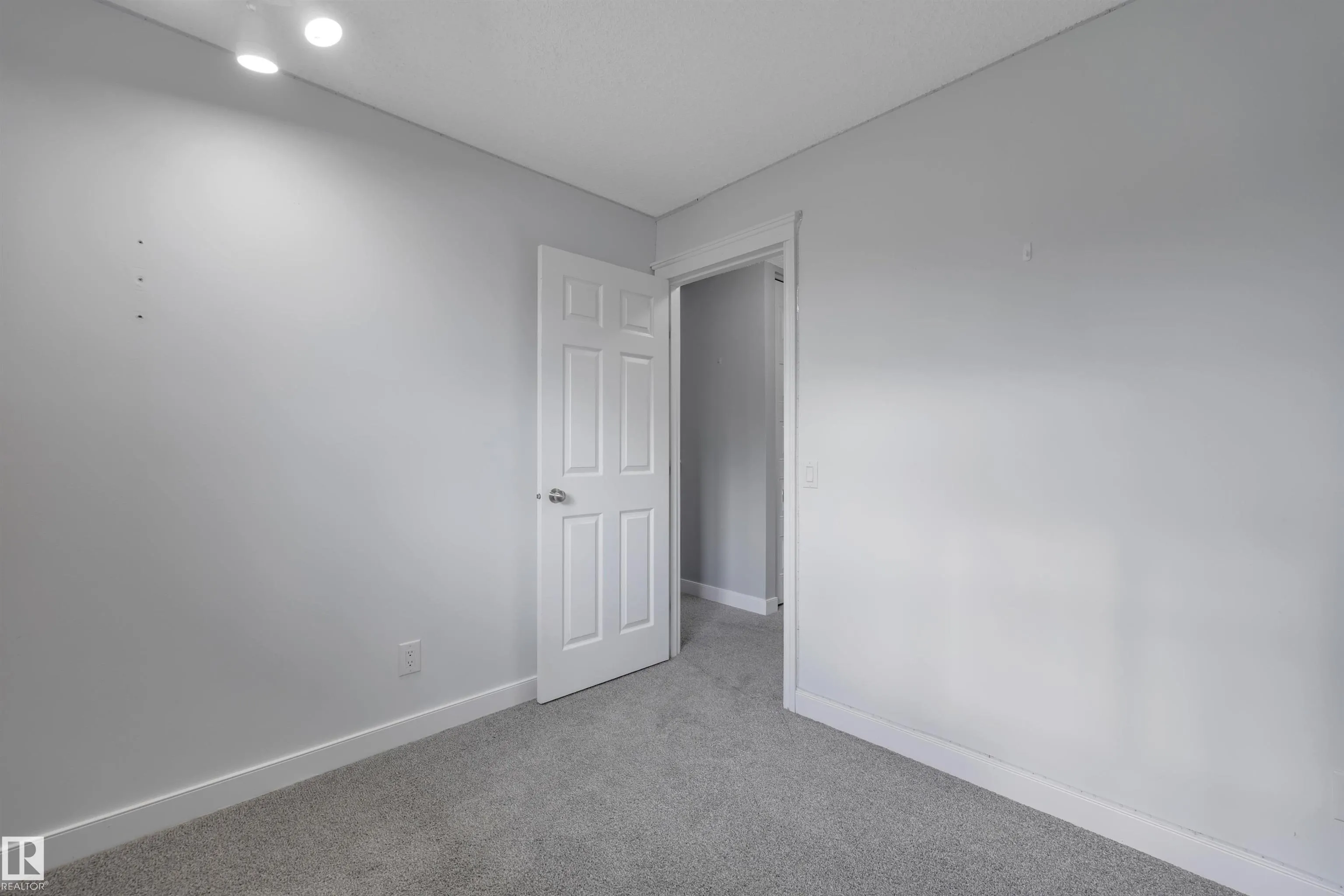 4323 SOUTH PARK Drive
