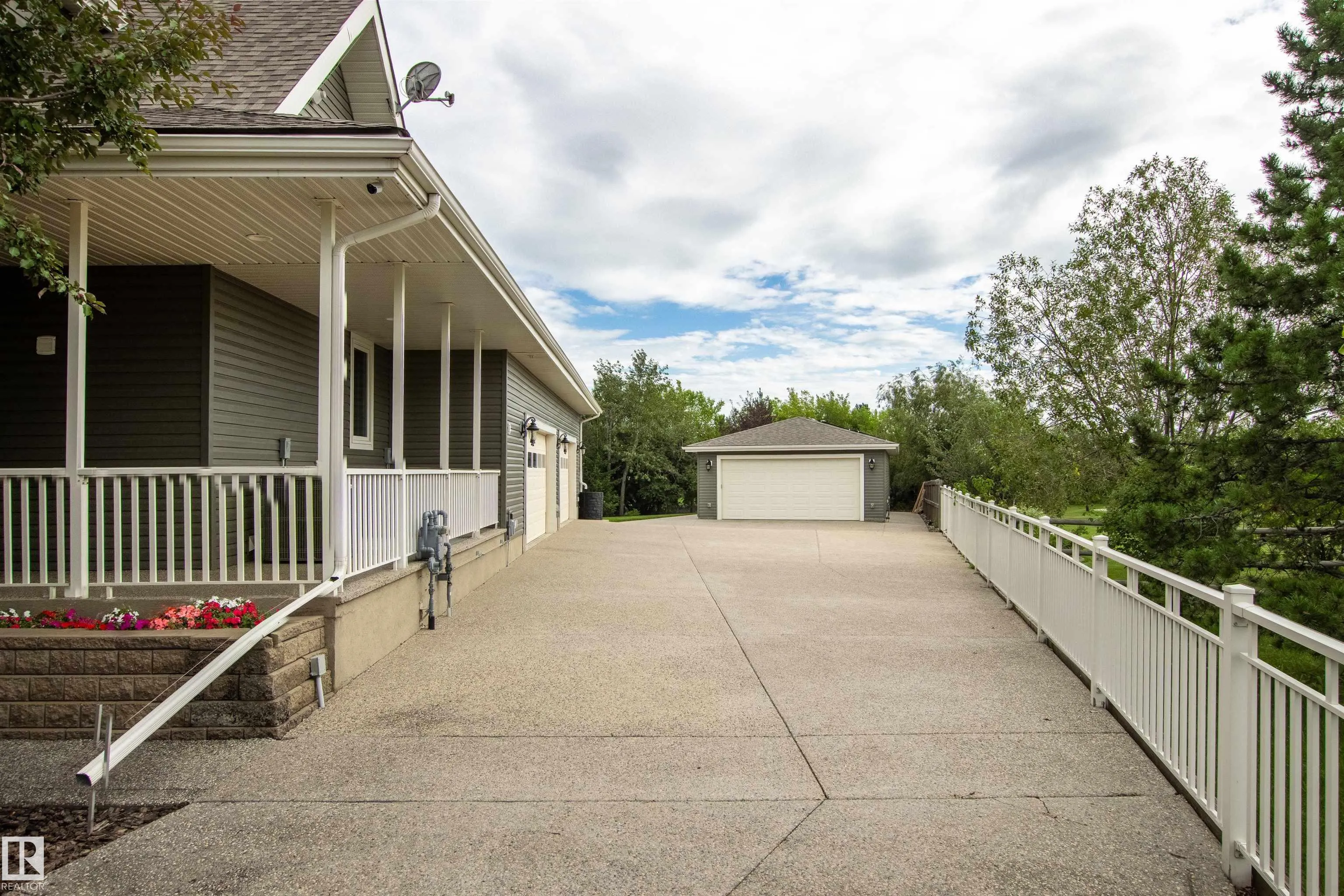 110,50565 Rge Road 245