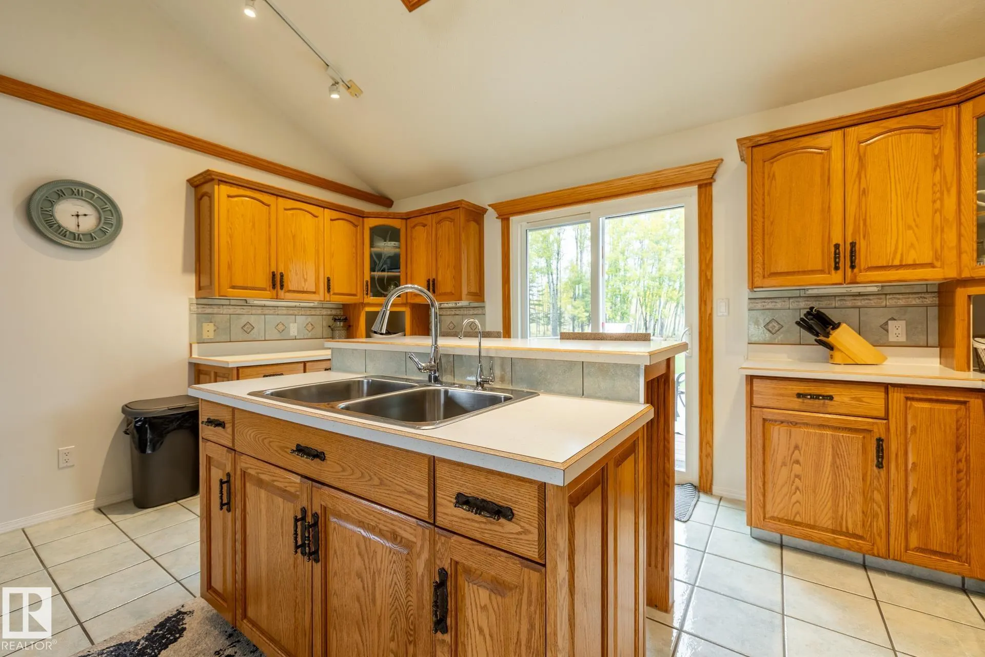 63068 HWY 33