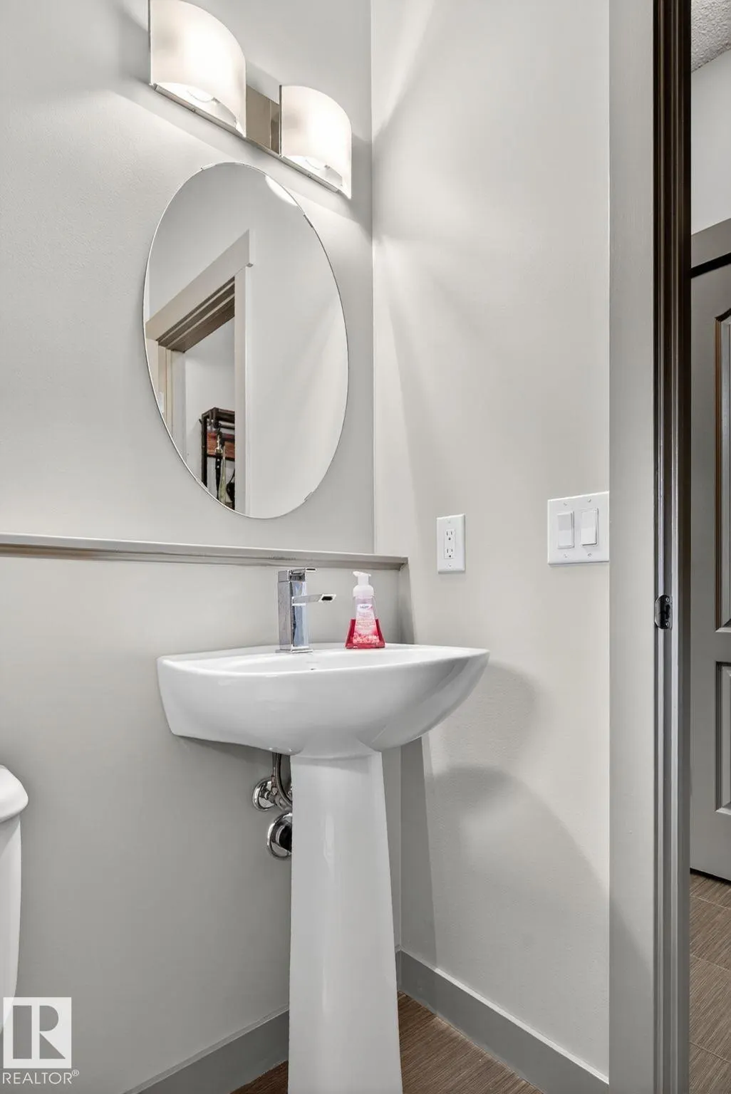 5514 CRABAPPLE Loop