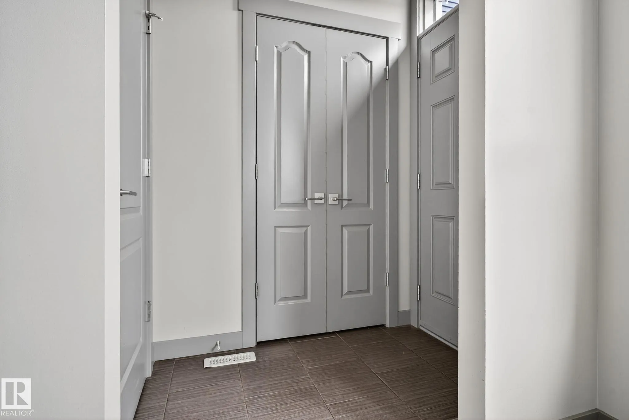 5514 CRABAPPLE Loop