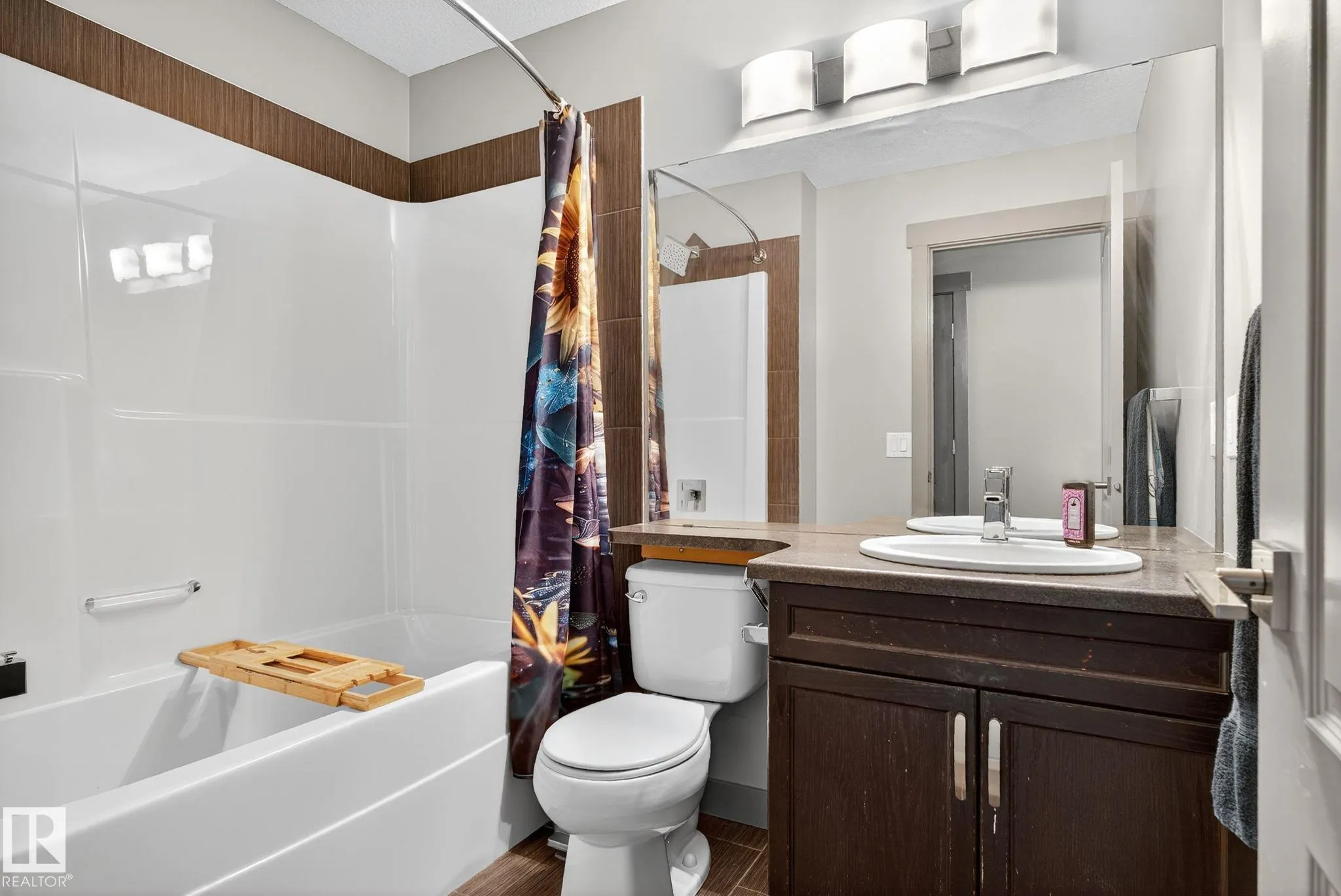 5514 CRABAPPLE Loop