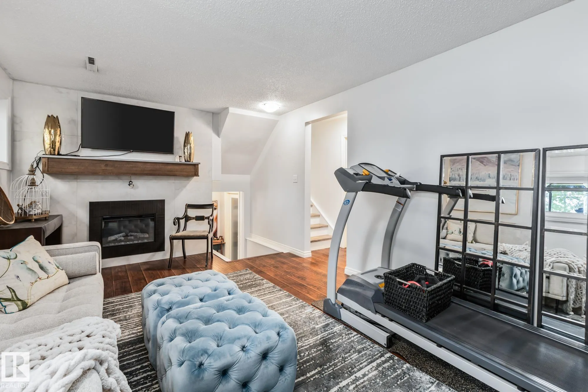 17 LAURIER Crescent