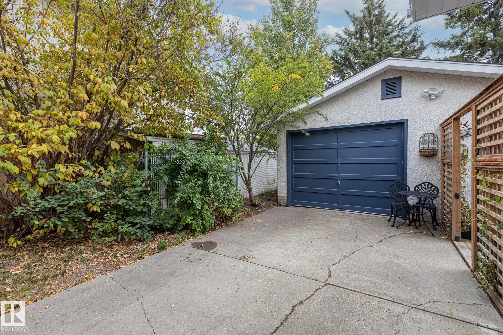 17 LAURIER Crescent