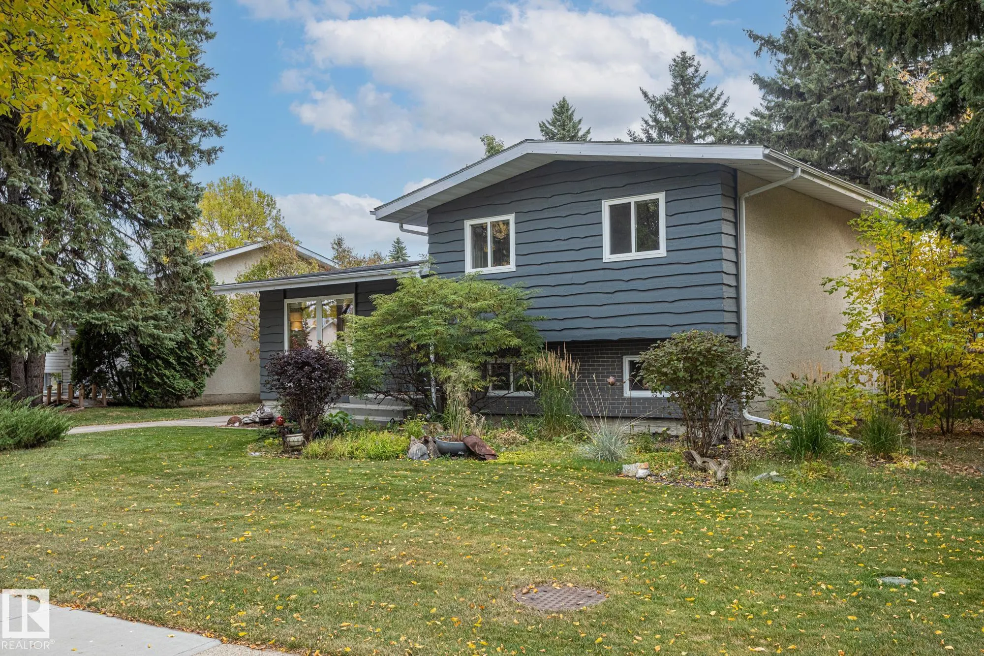 17 LAURIER Crescent
