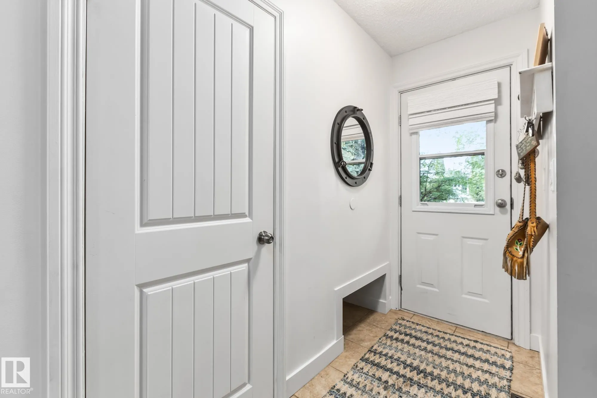 17 LAURIER Crescent