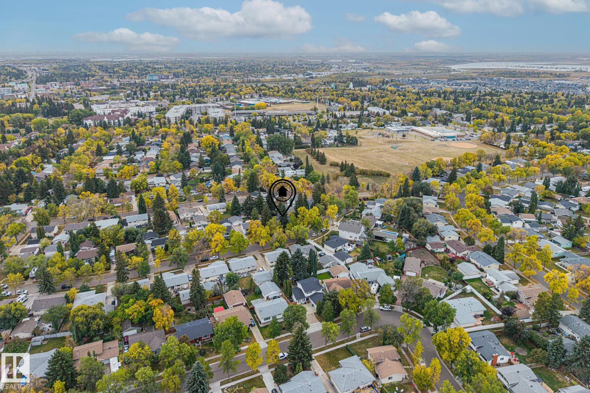 17 LAURIER Crescent