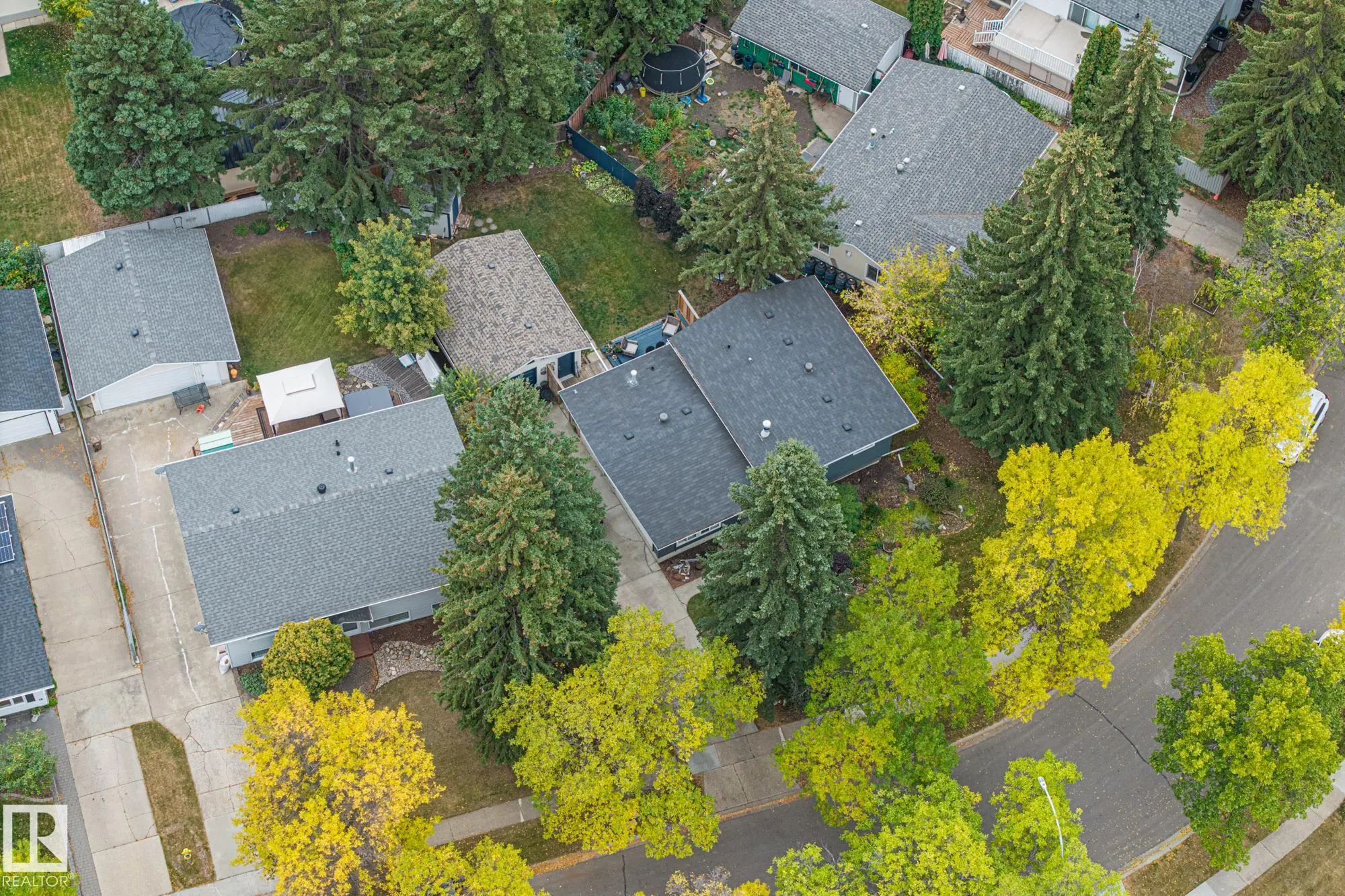 17 LAURIER Crescent