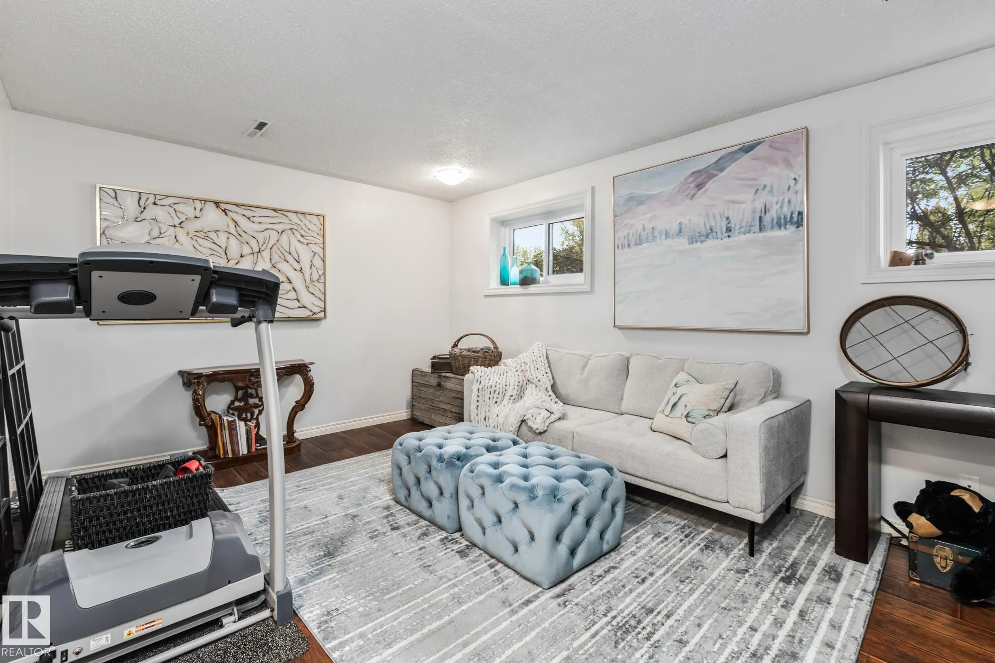 17 LAURIER Crescent