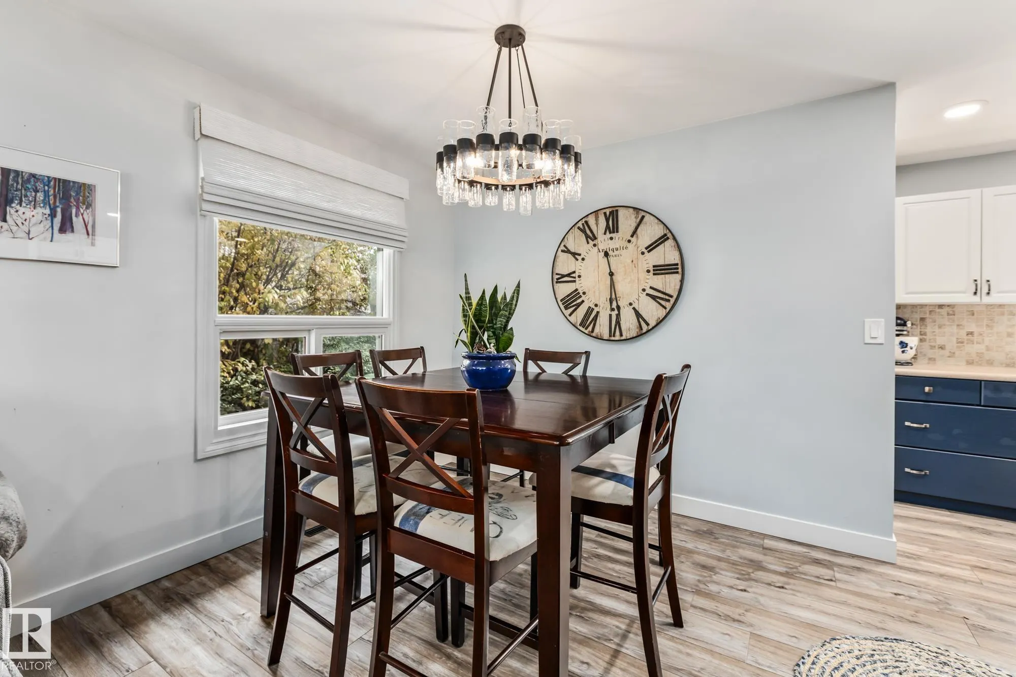 17 LAURIER Crescent