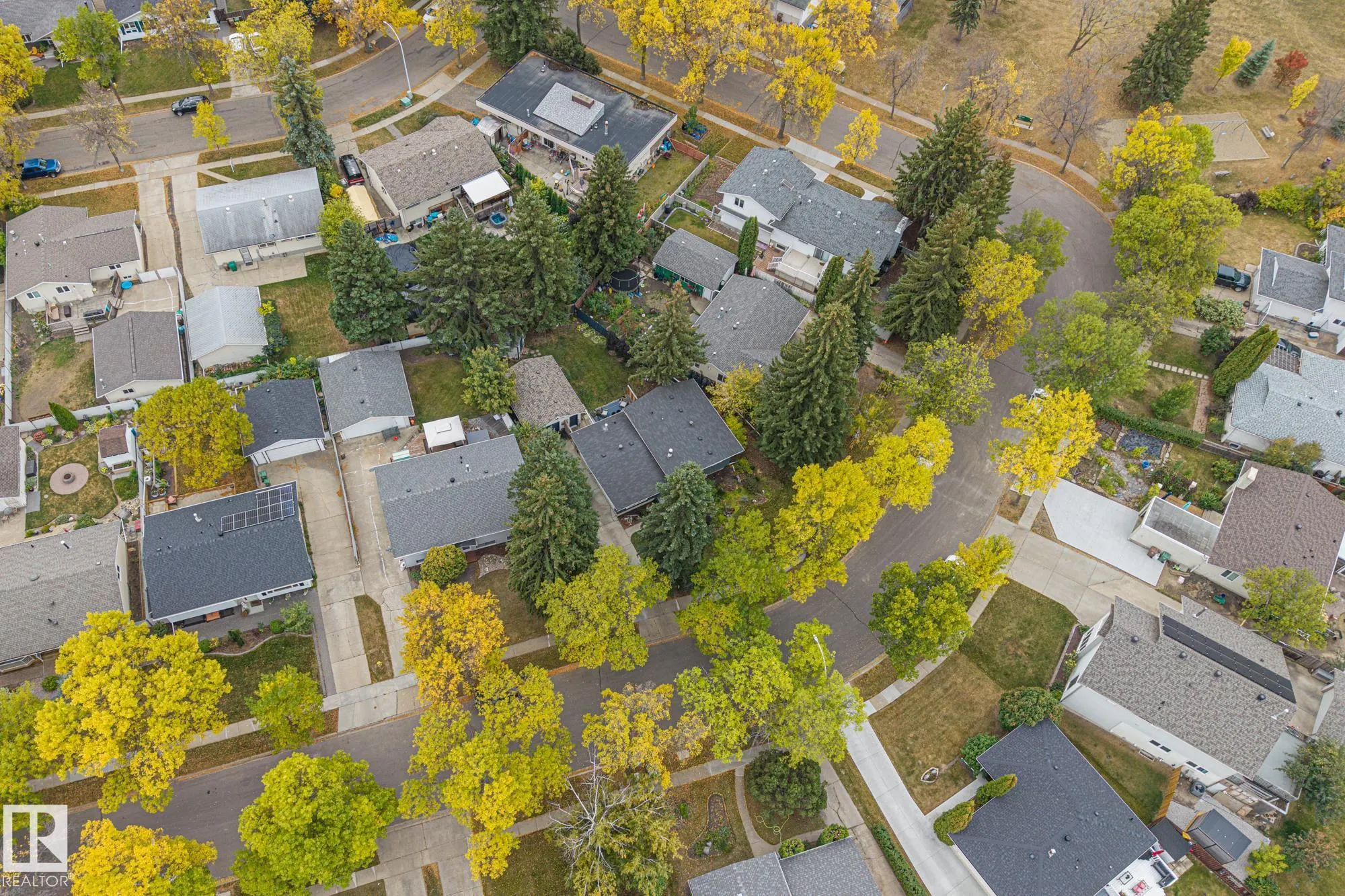 17 LAURIER Crescent