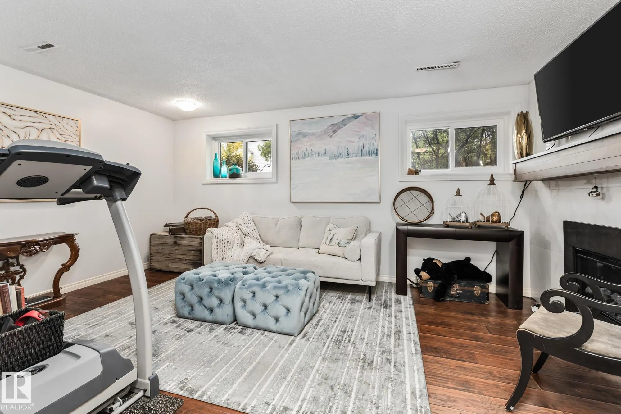 17 LAURIER Crescent