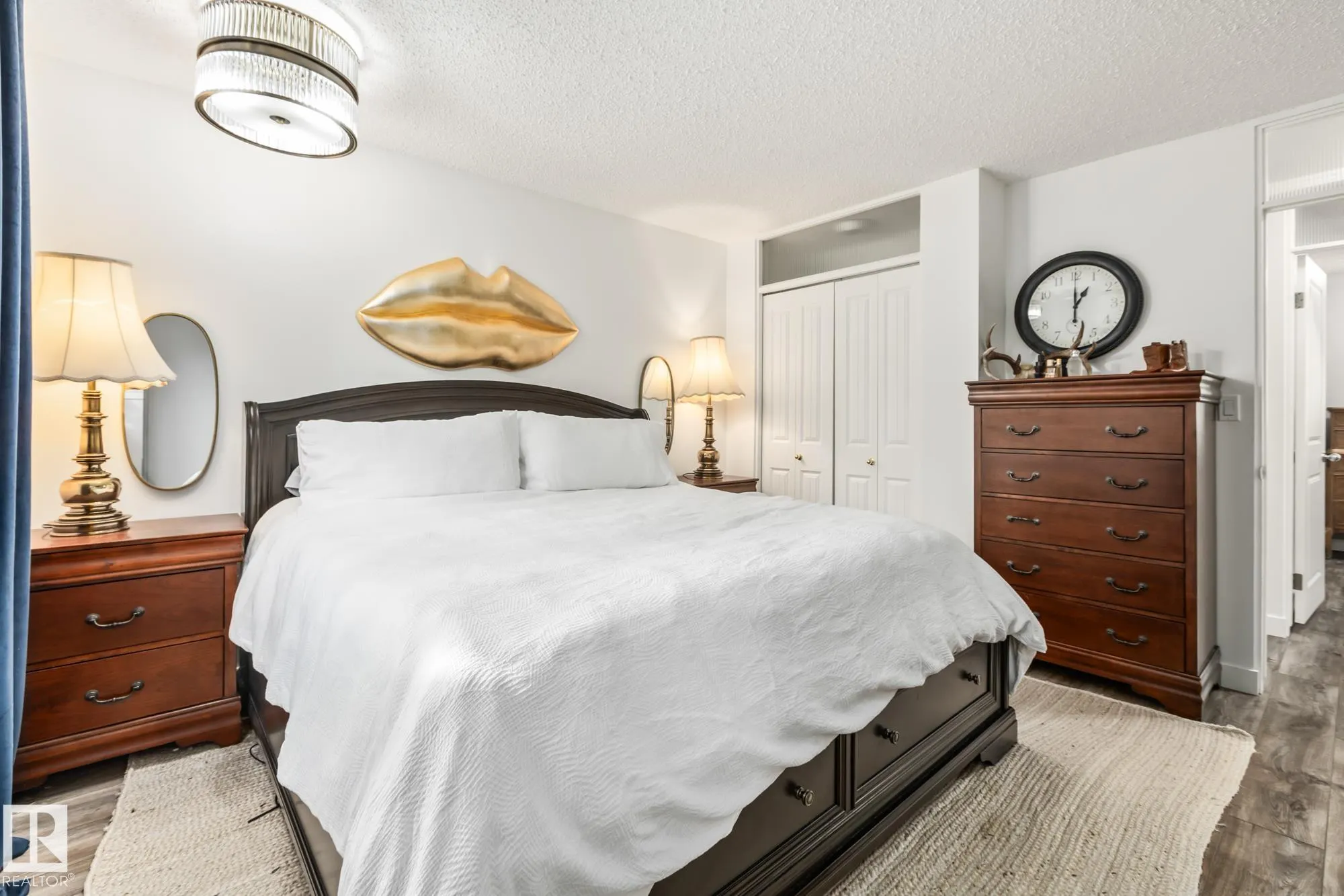 17 LAURIER Crescent