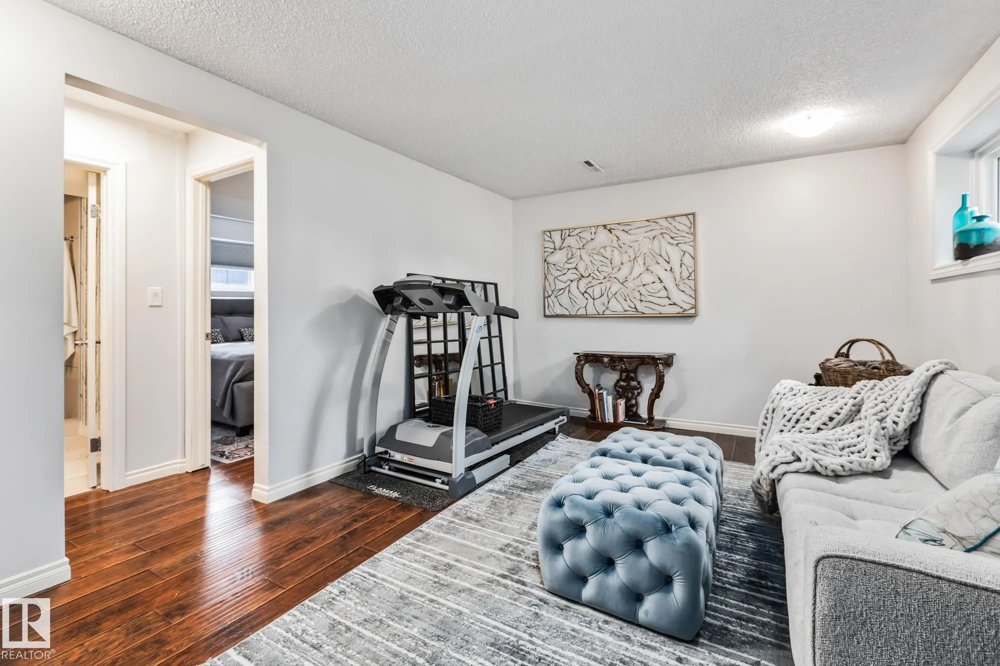 17 LAURIER Crescent