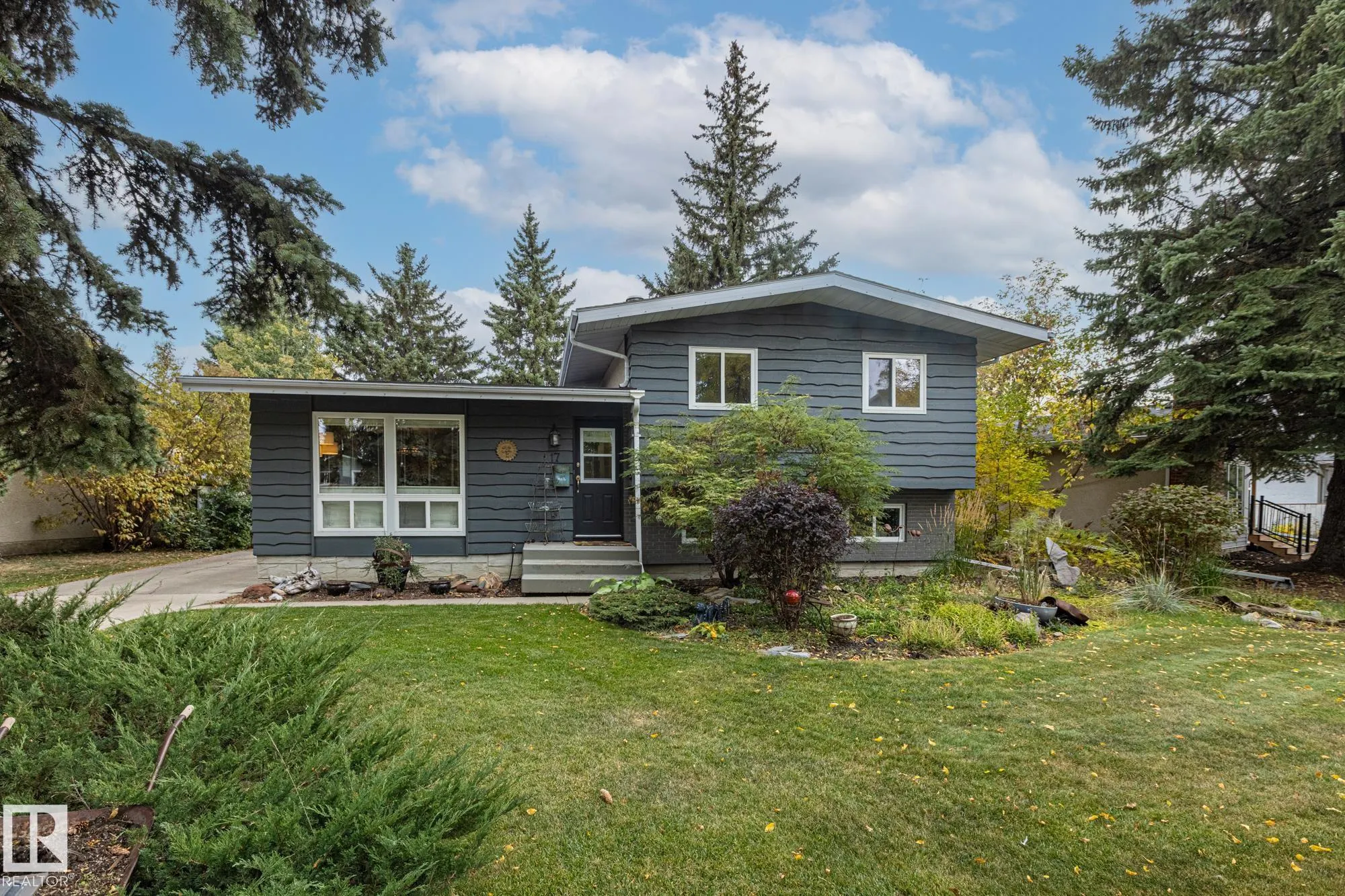 17 LAURIER Crescent