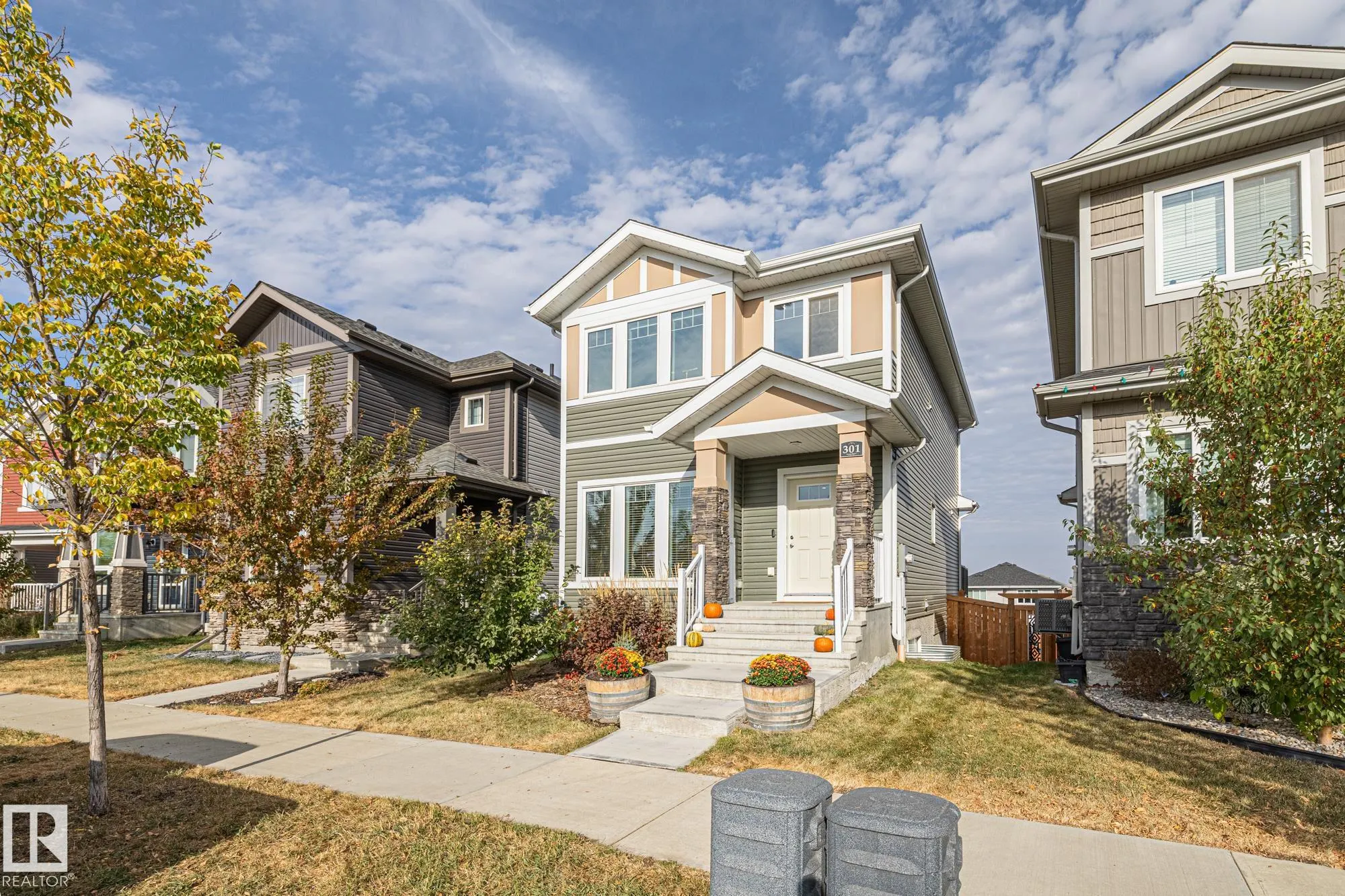 301 HAWKS RIDGE Boulevard