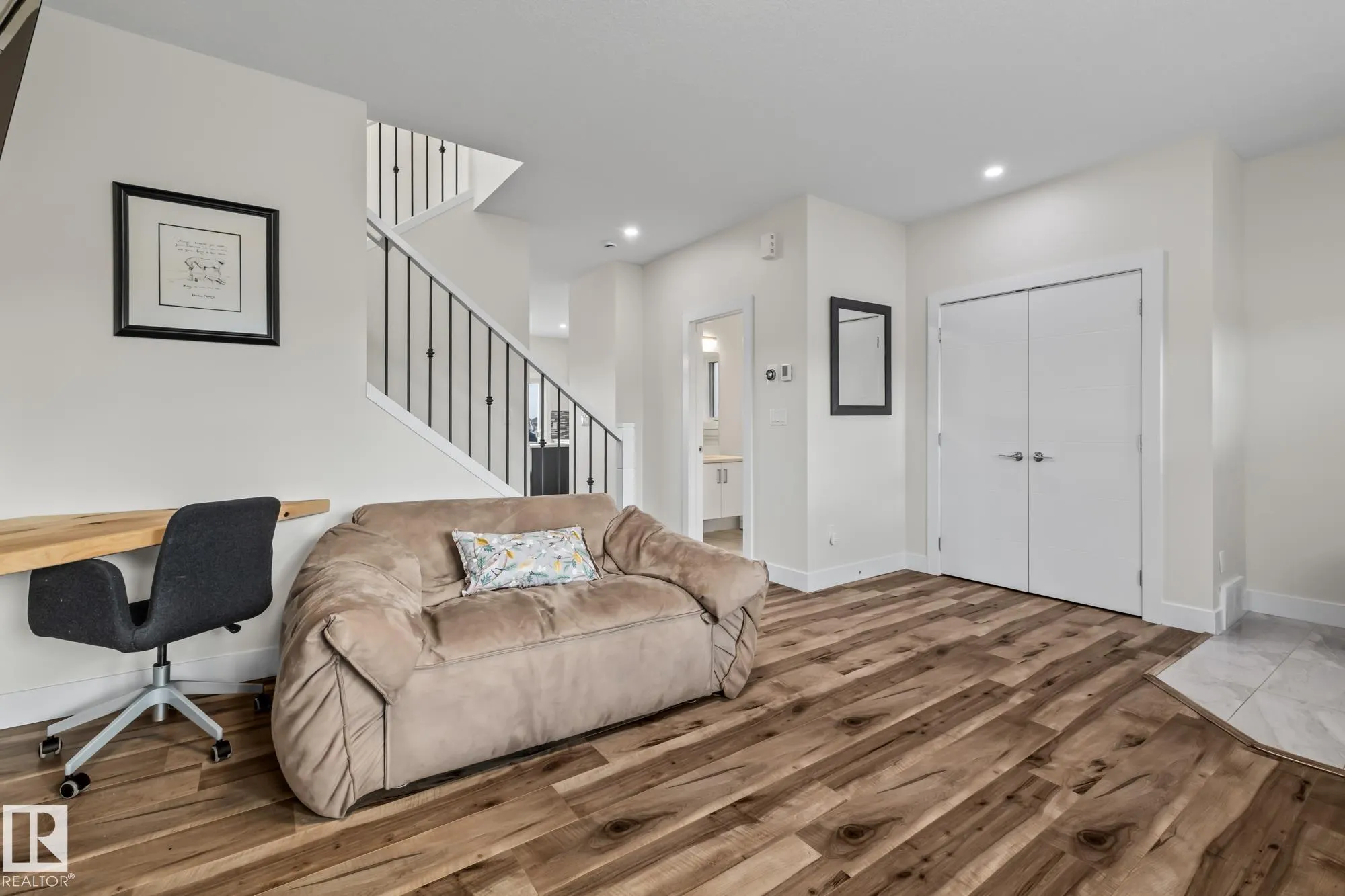 301 HAWKS RIDGE Boulevard