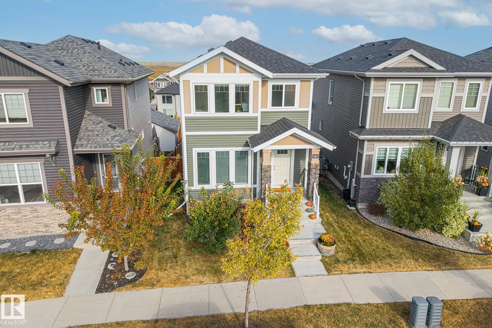 301 HAWKS RIDGE Boulevard