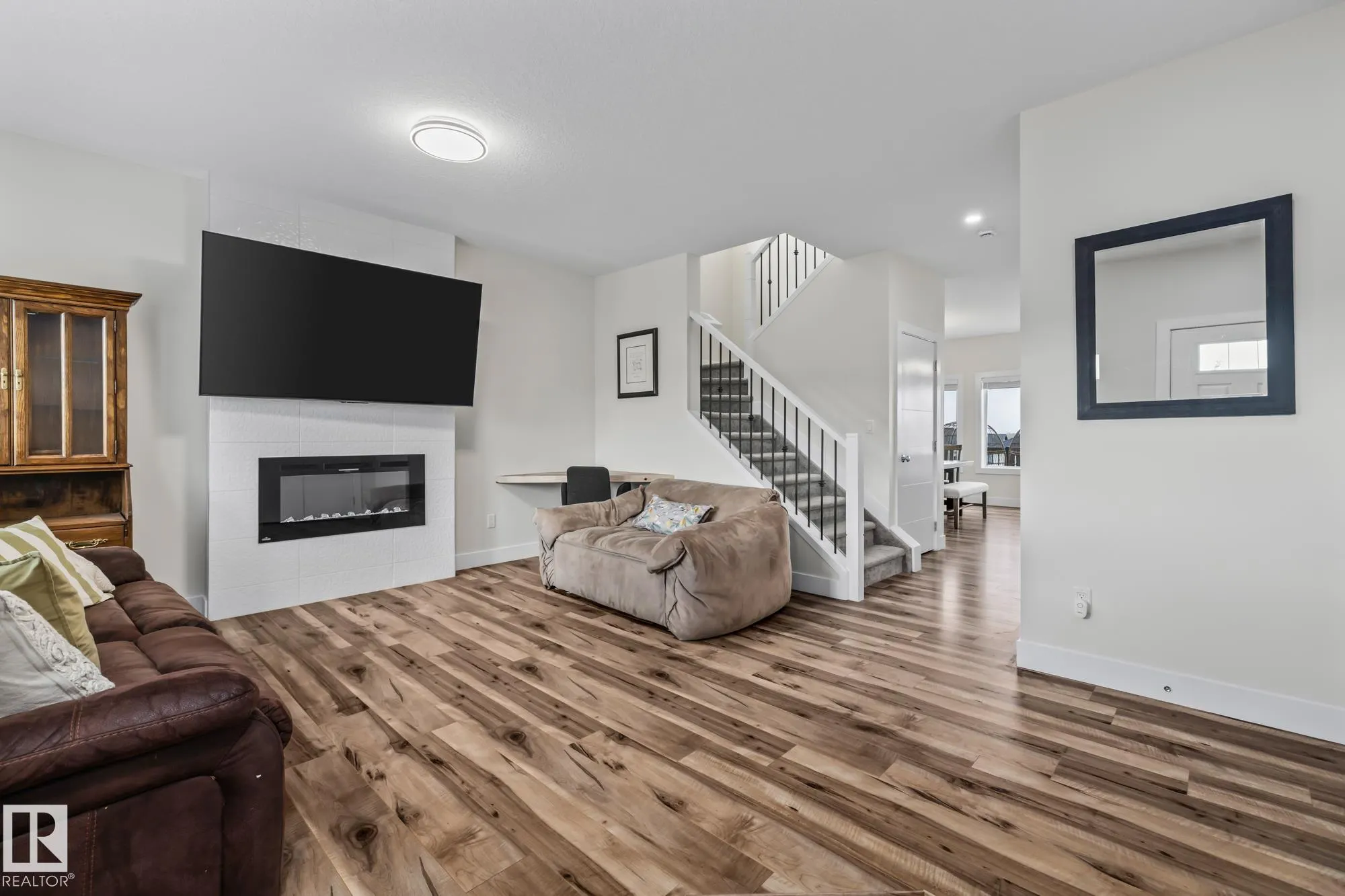301 HAWKS RIDGE Boulevard
