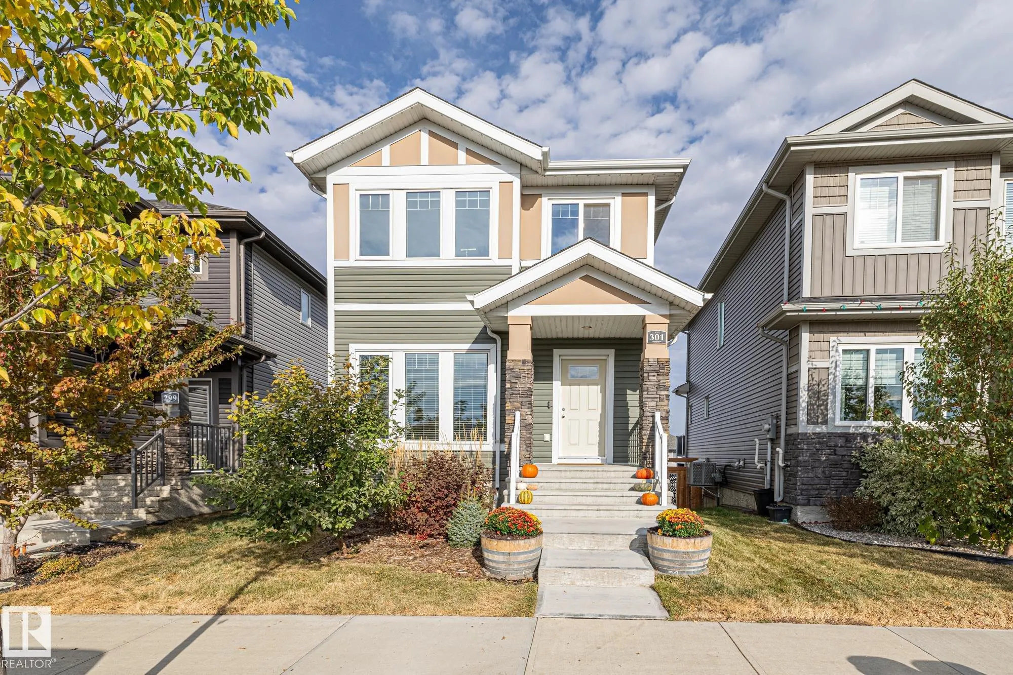 301 HAWKS RIDGE Boulevard