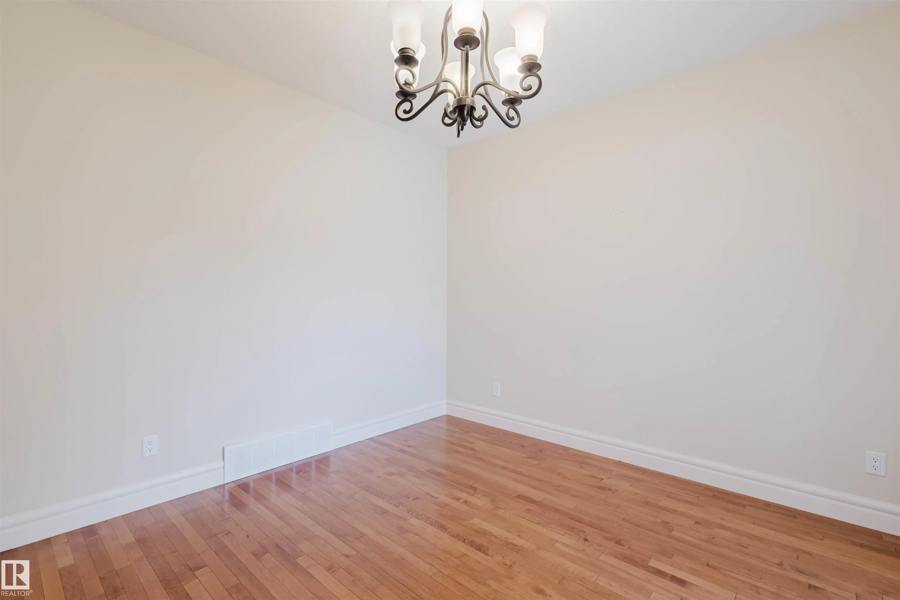 1409 114B Street