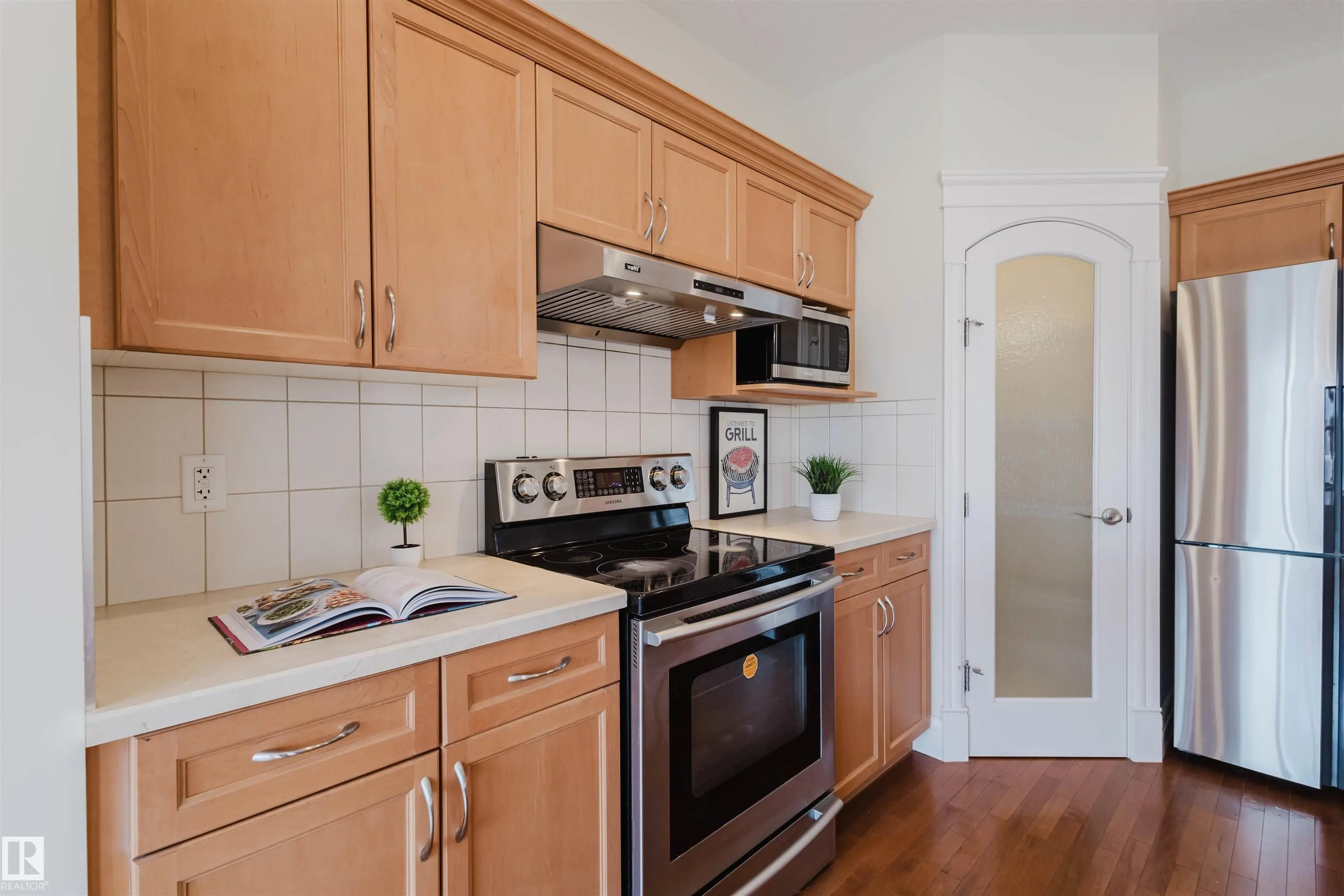 1409 114B Street