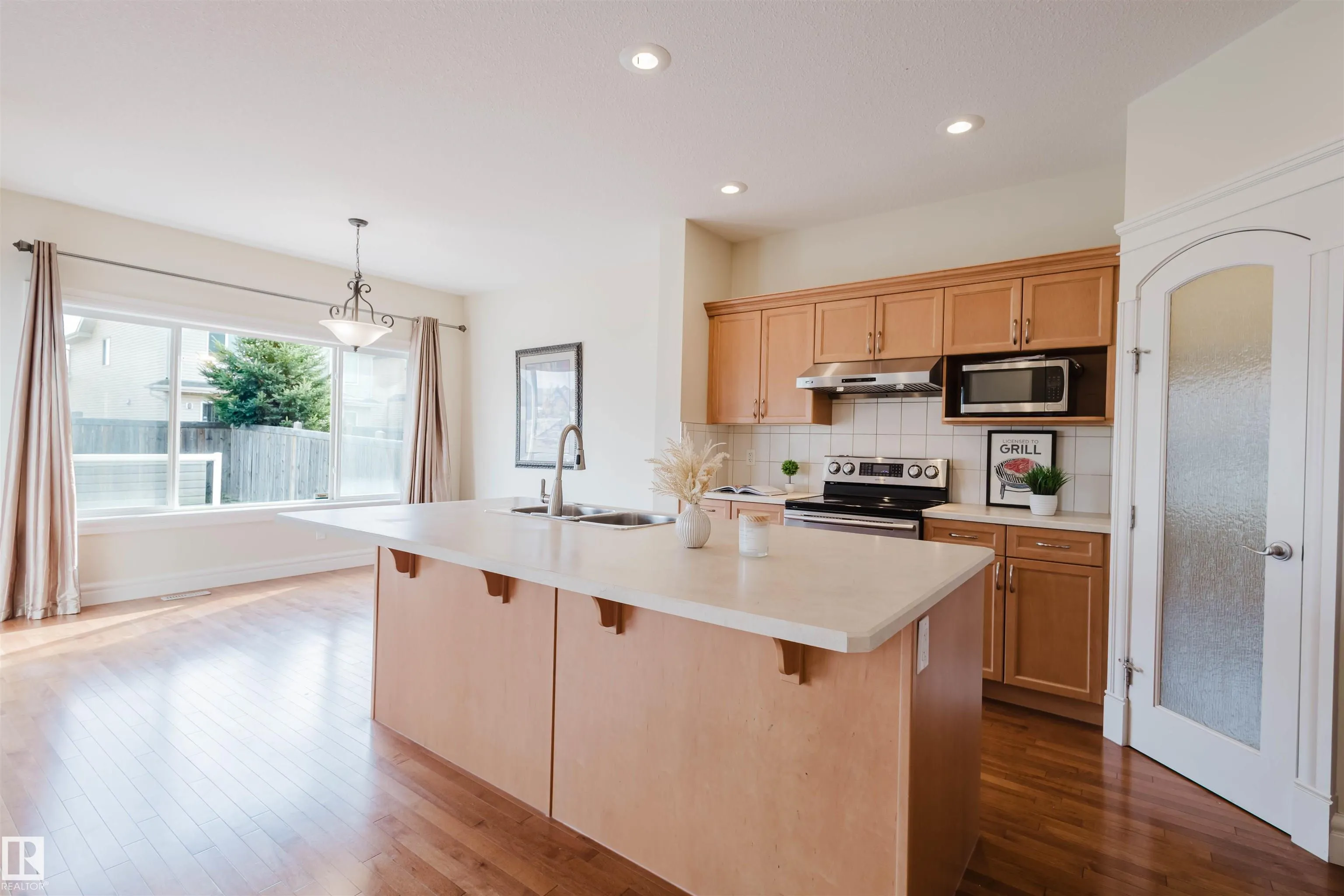 1409 114B Street
