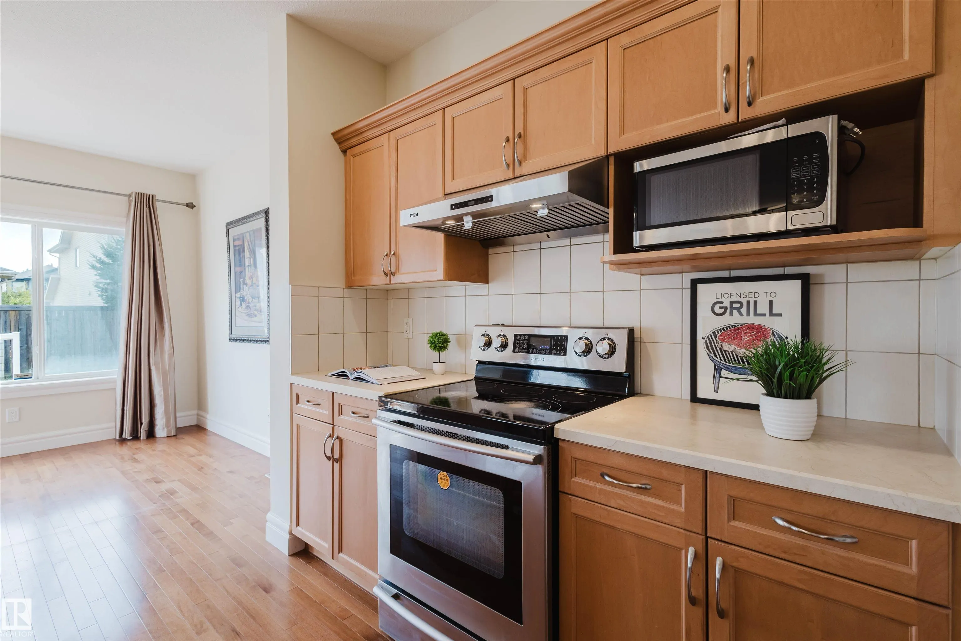 1409 114B Street