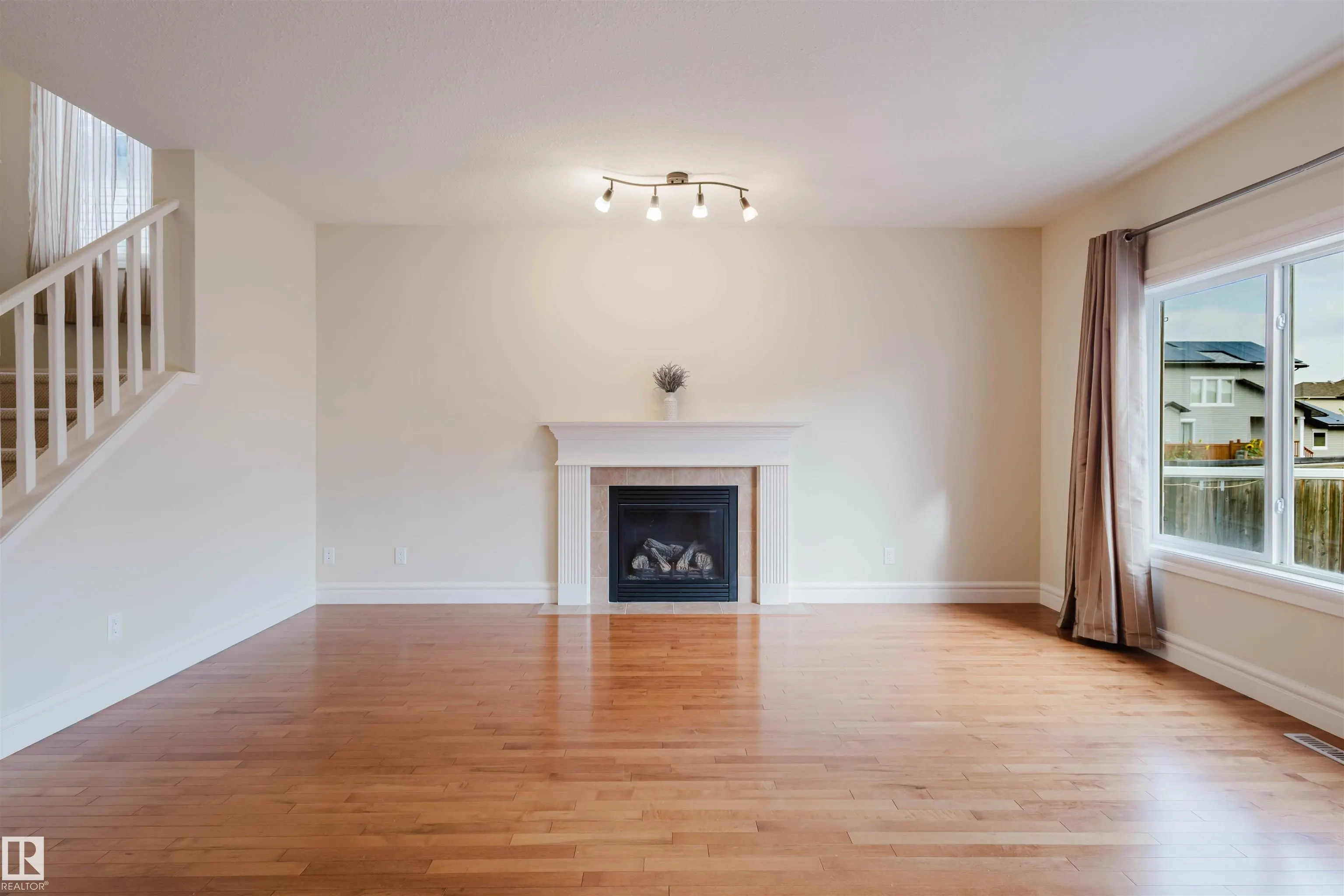 1409 114B Street