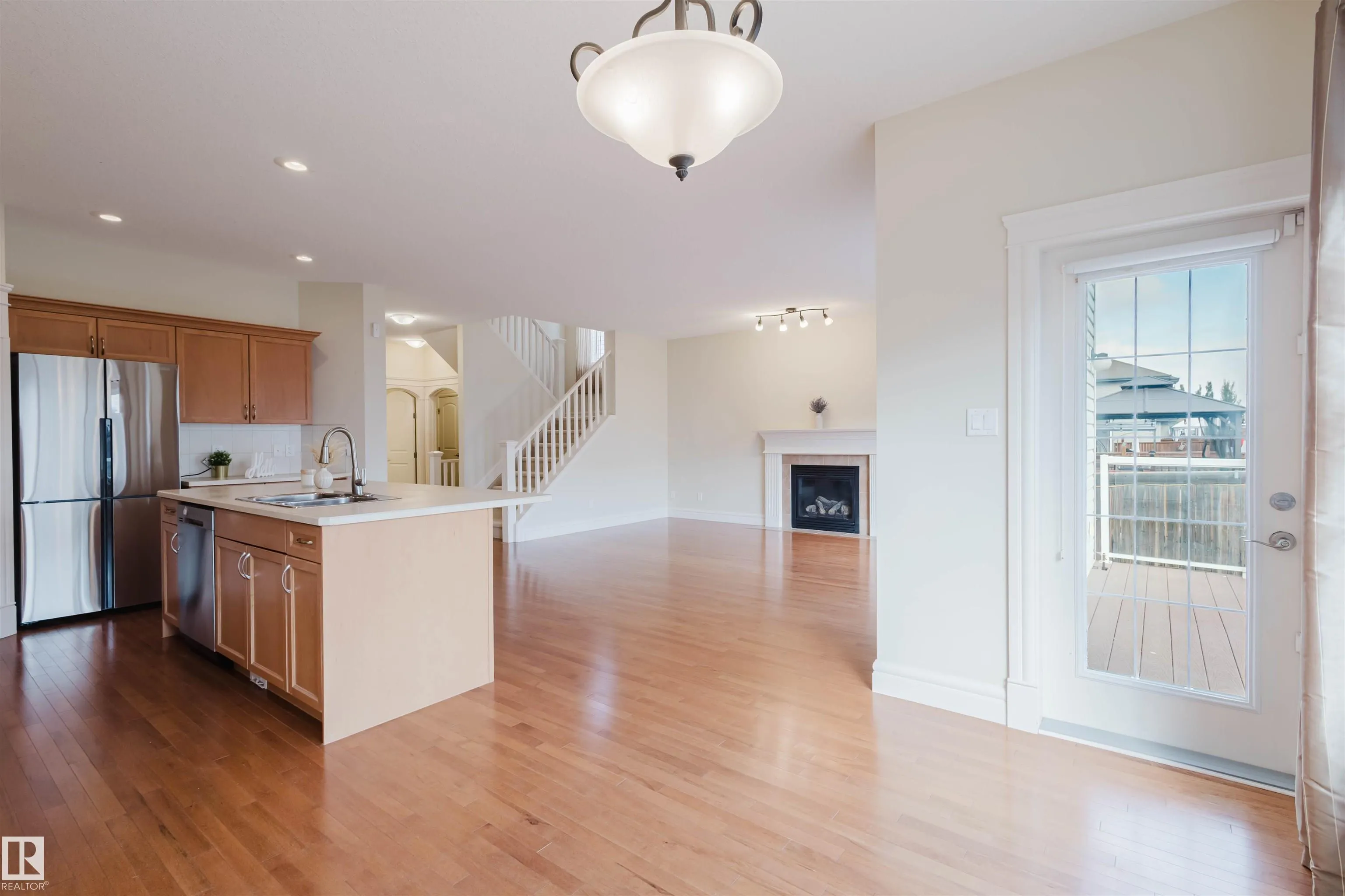 1409 114B Street