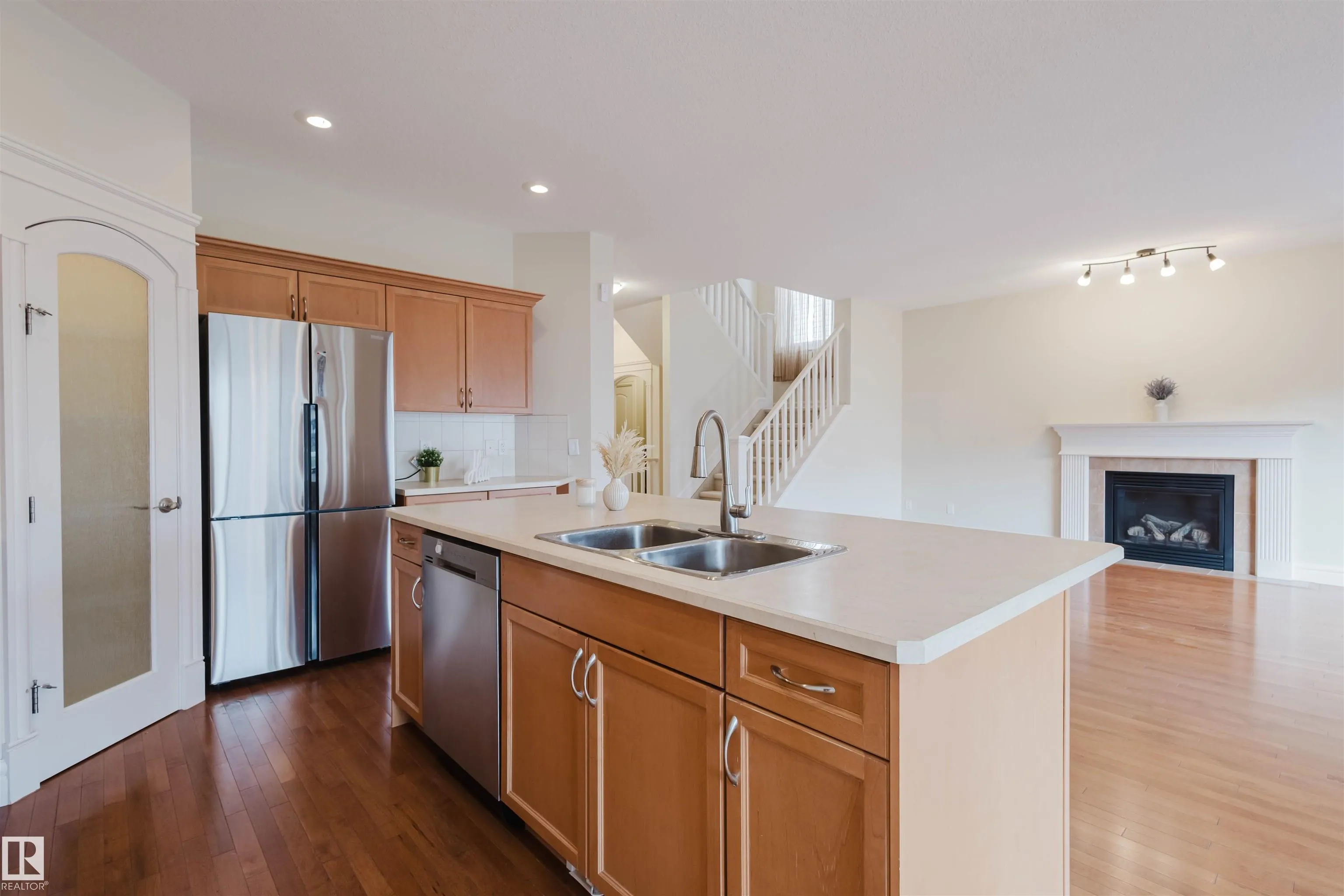 1409 114B Street
