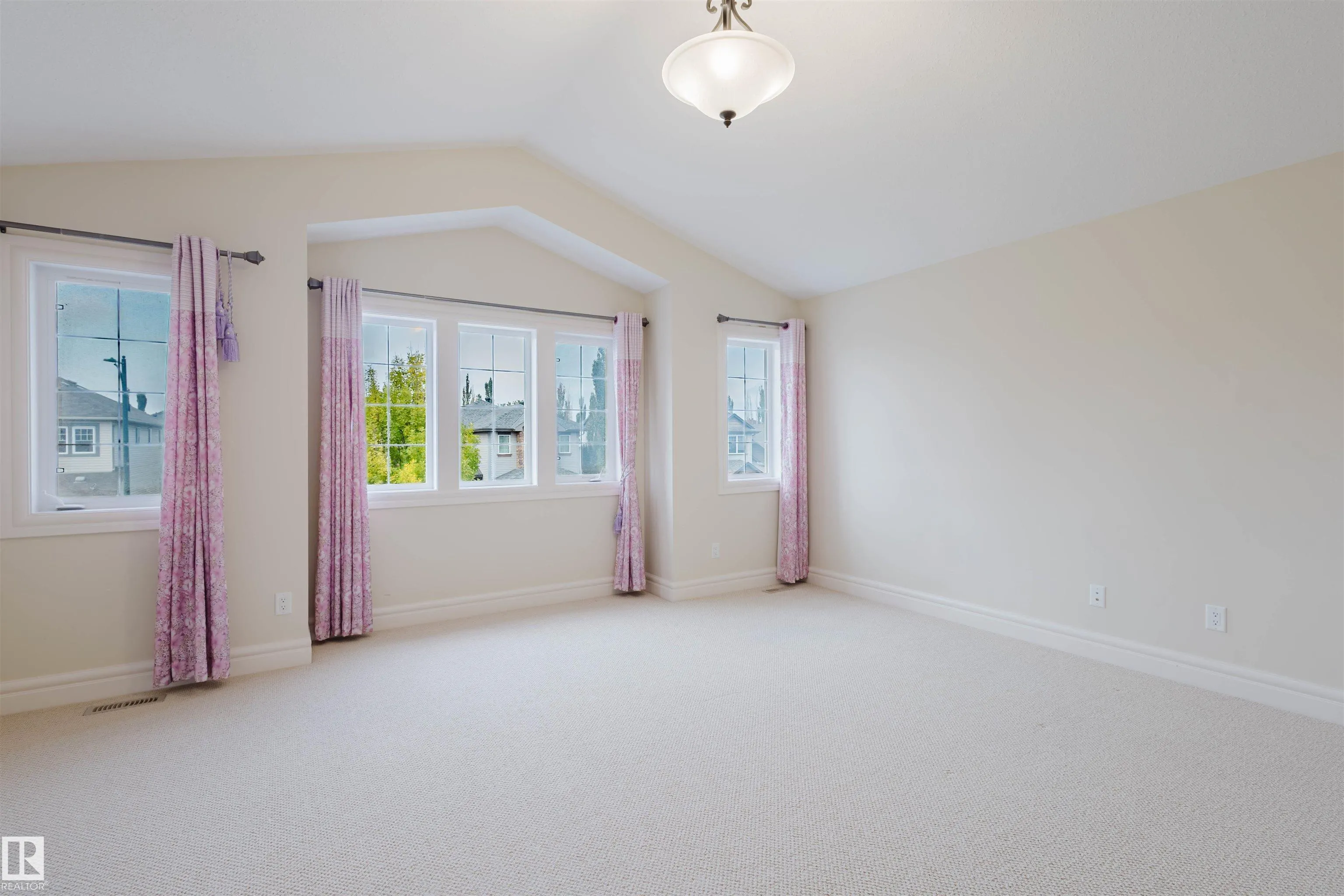 1409 114B Street
