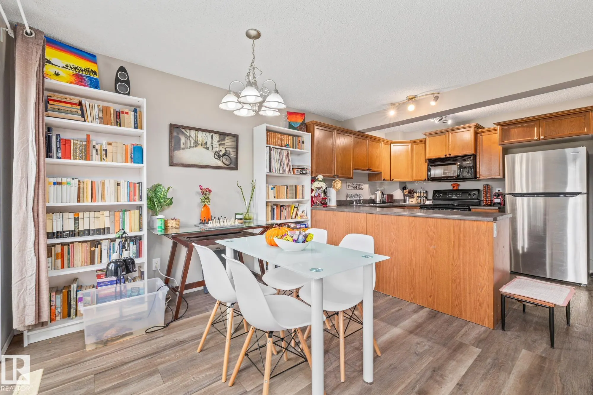 61 Vaughn Avenue