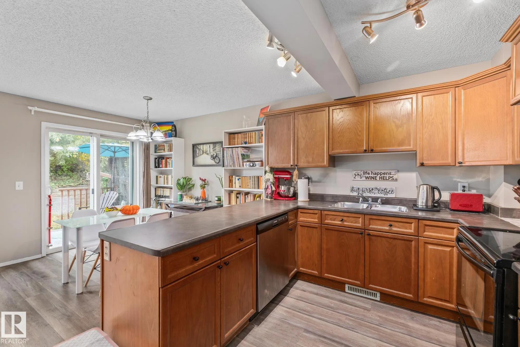 61 Vaughn Avenue