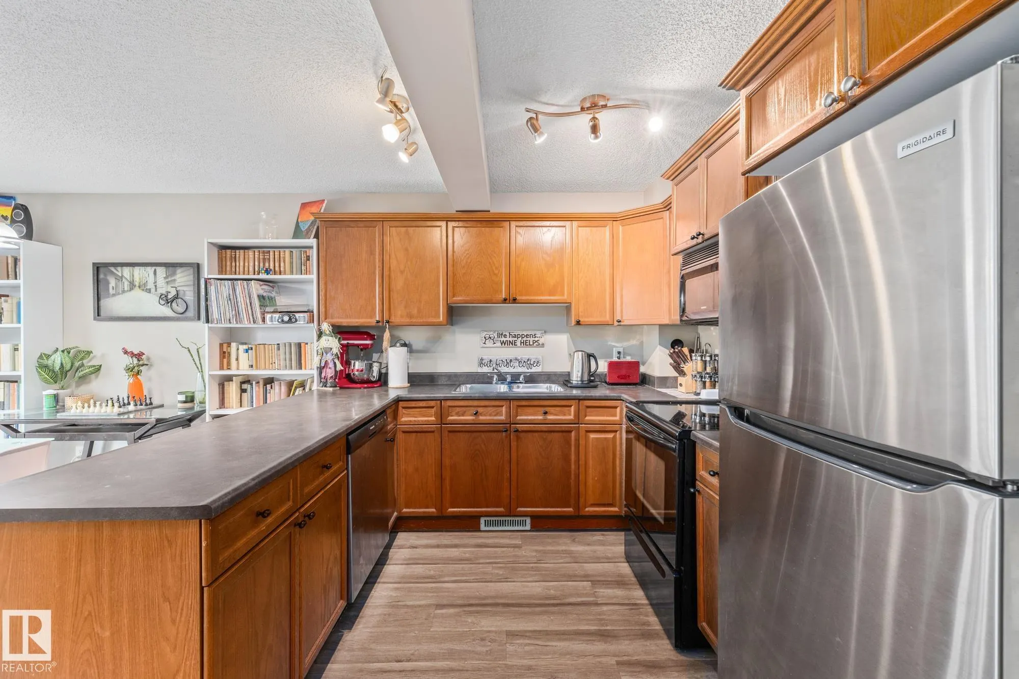 61 Vaughn Avenue
