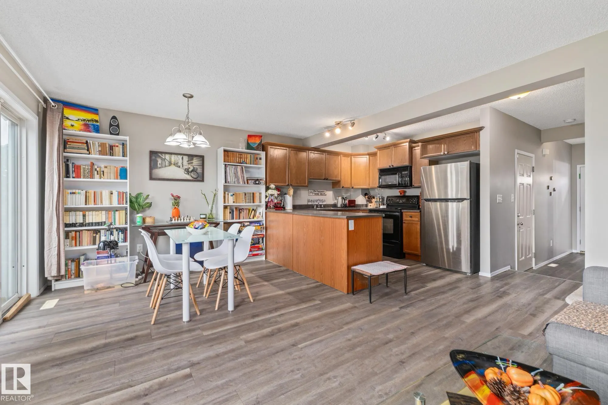 61 Vaughn Avenue