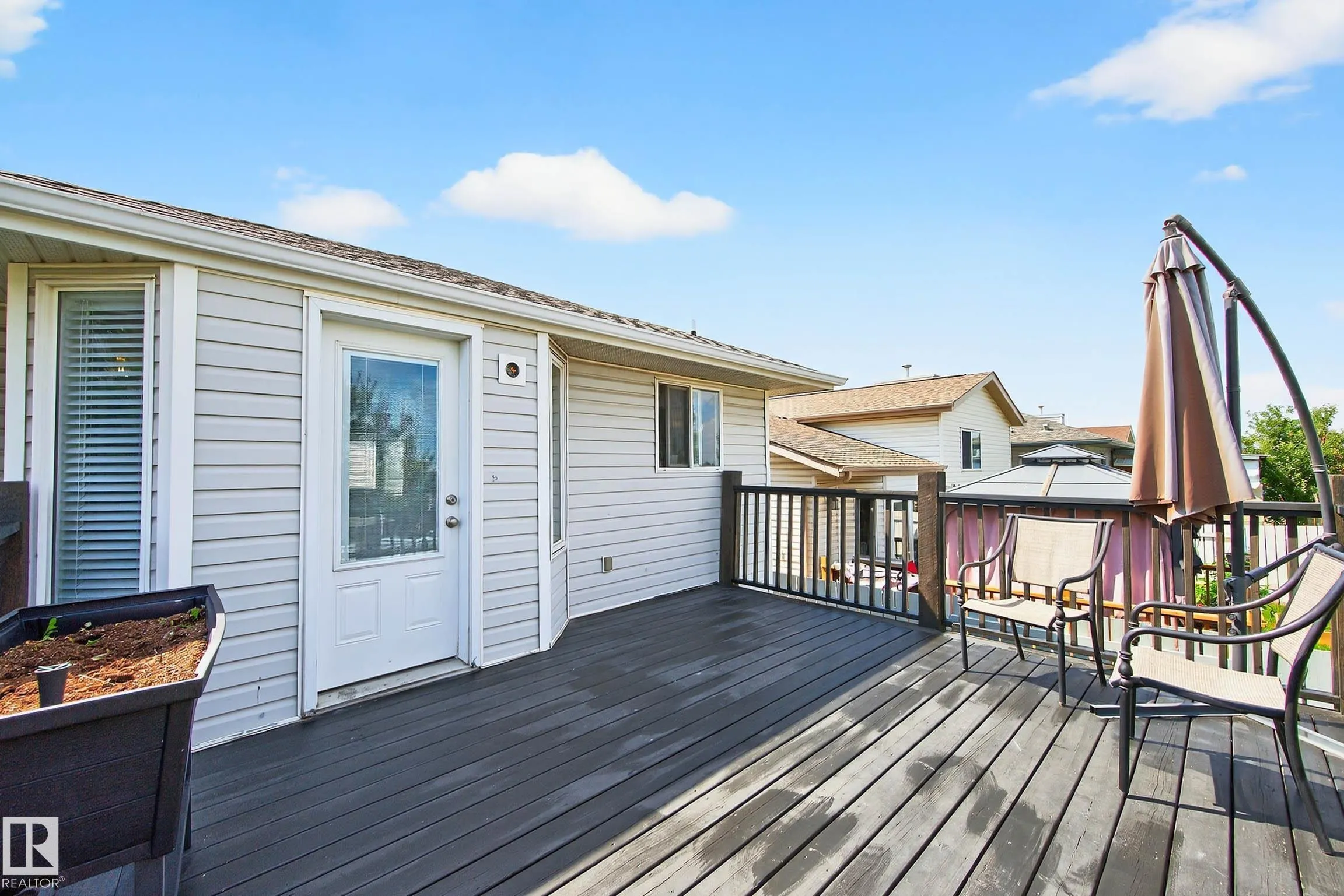 1079 JONES Crescent
