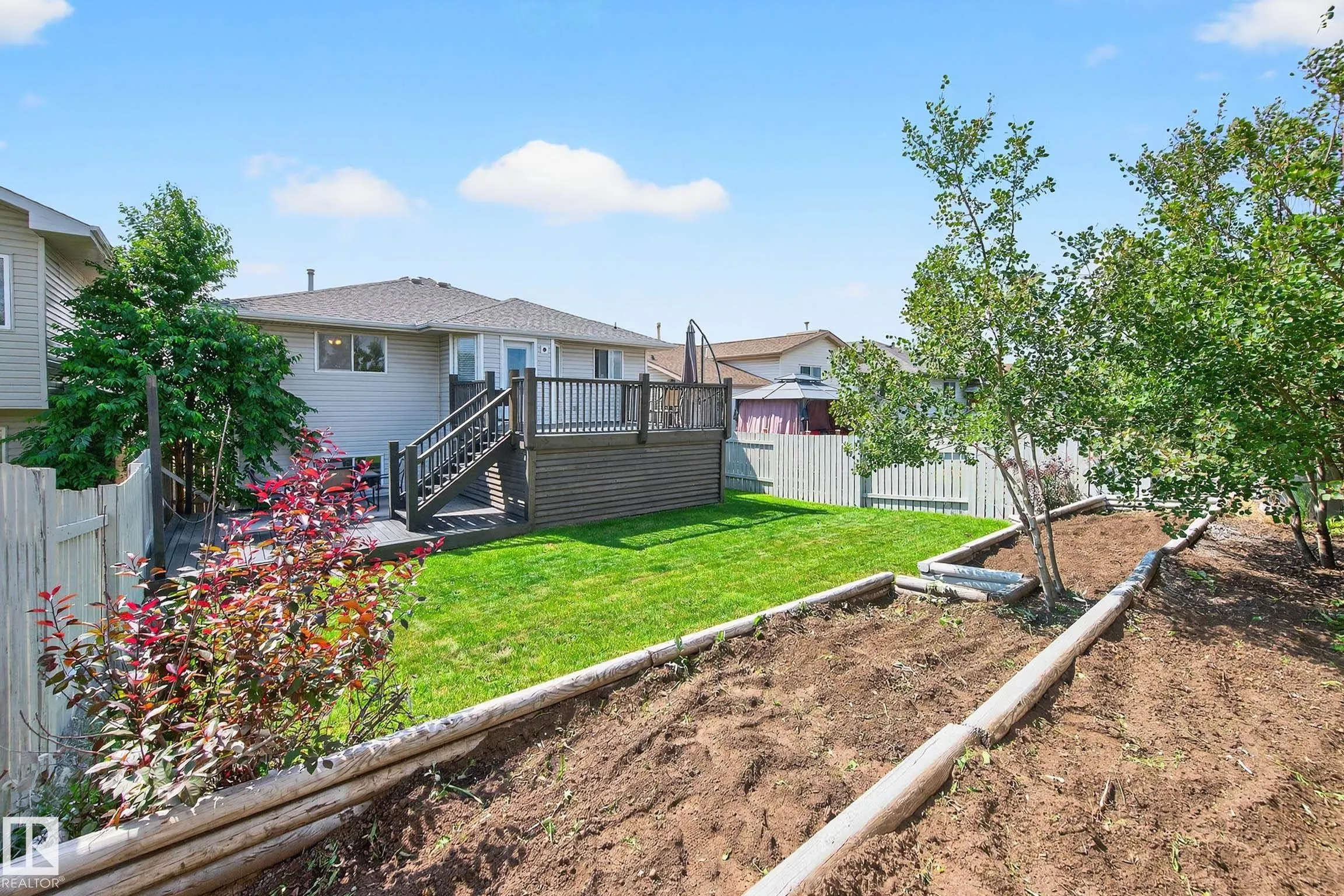 1079 JONES Crescent